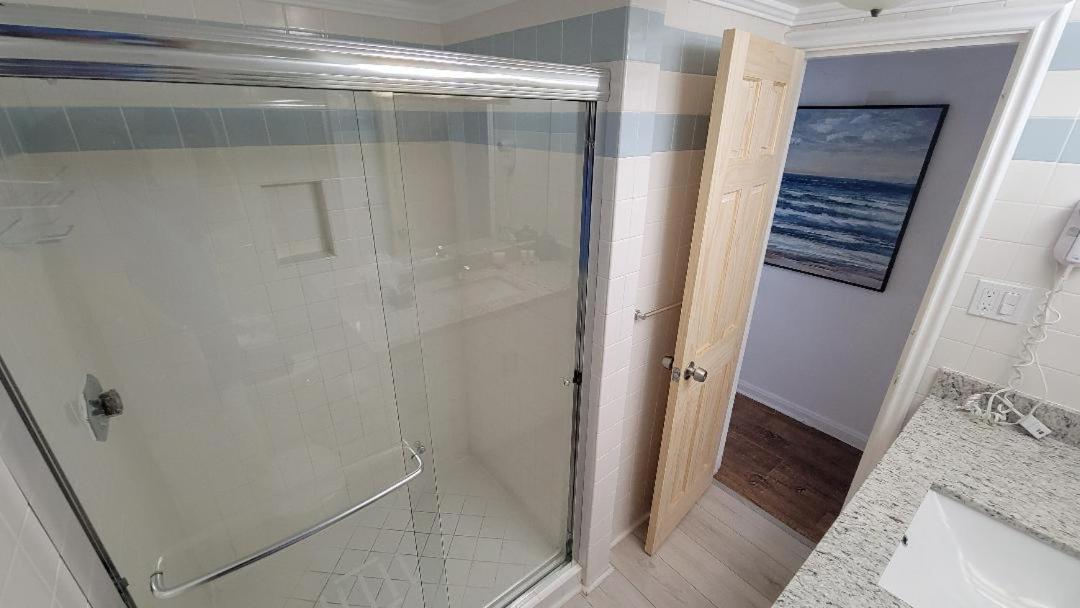 Aparthotel 2 Bedroom 2 Bath Beachfront On Miami Millionaire Row 2*