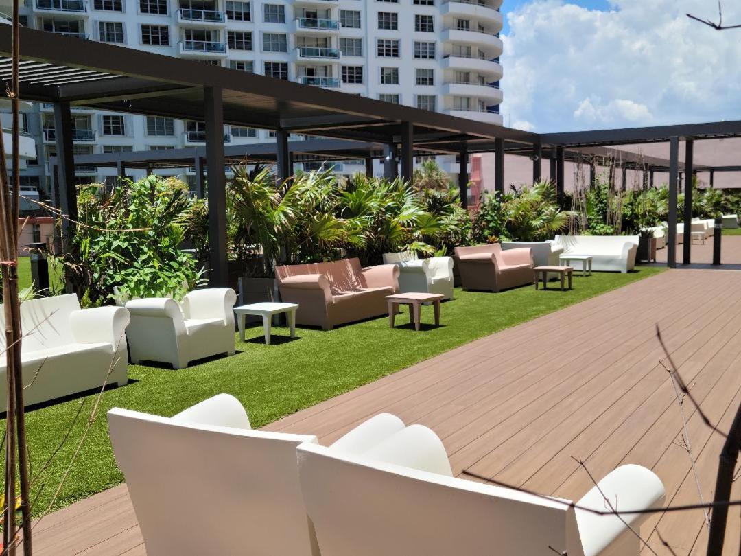 2 Bedroom 2 Bath Beachfront On Miami Millionaire Row Miami Beach