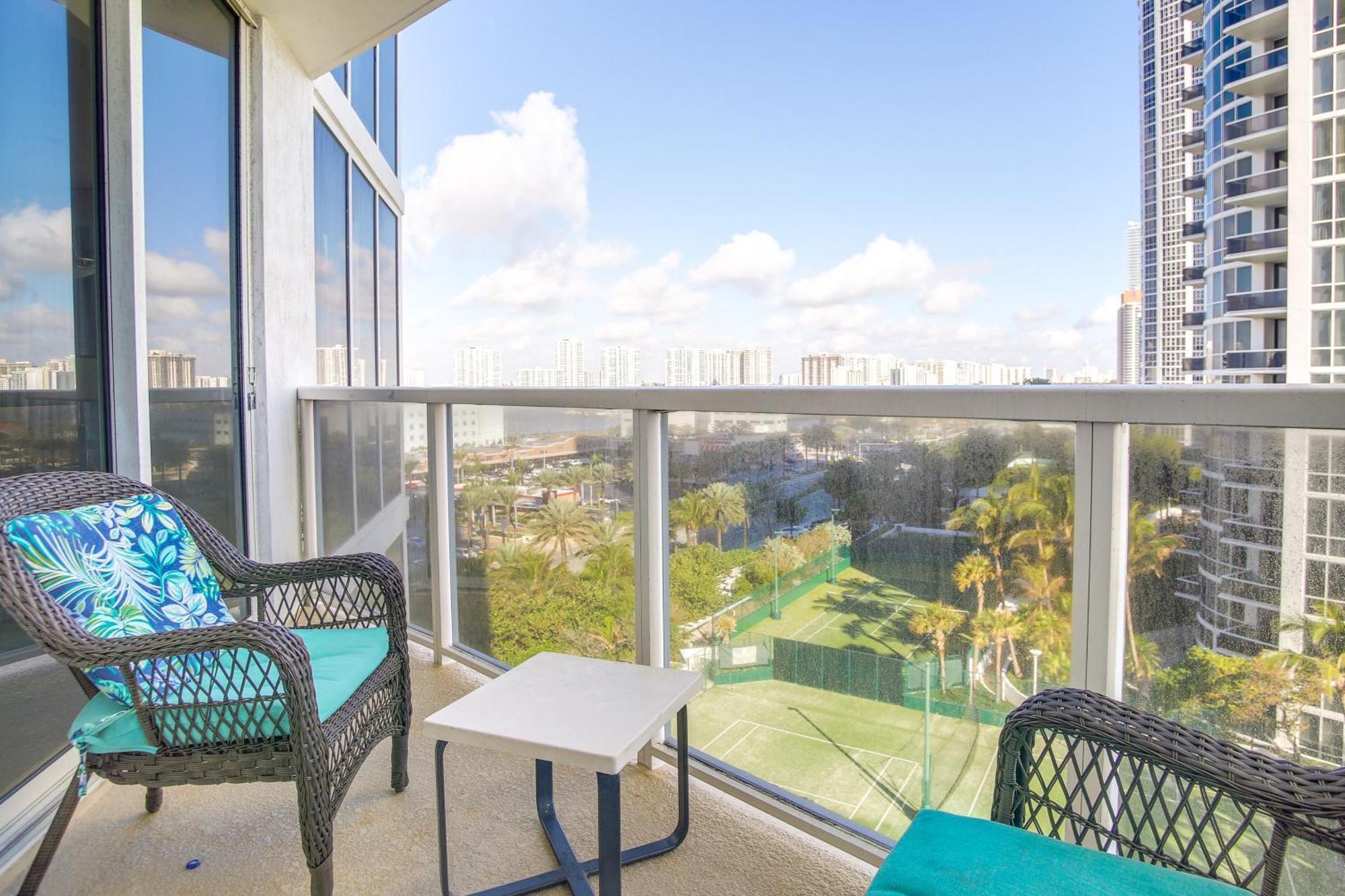 Beachfront High-rise With Pool And Tennis! Apartment