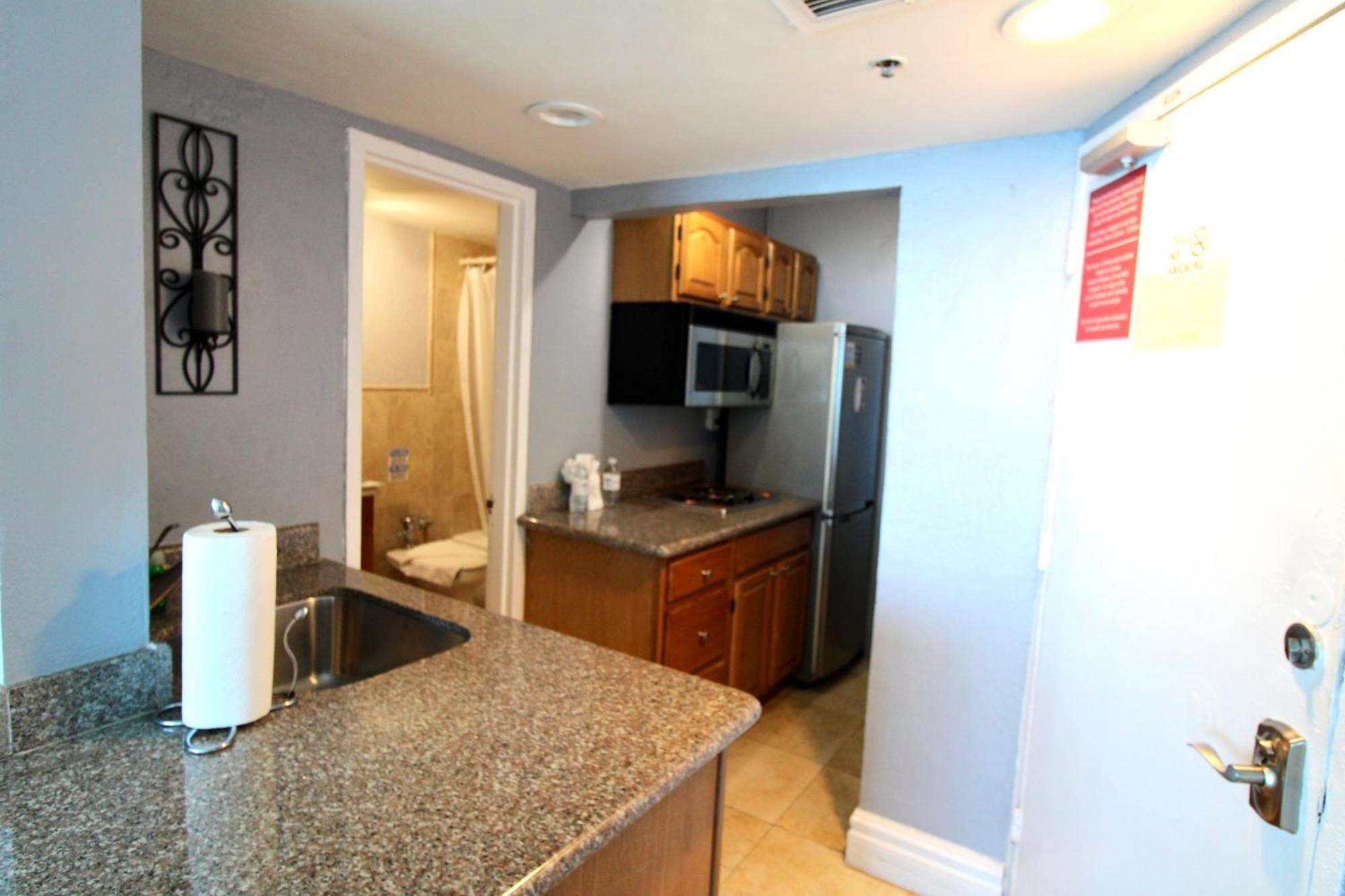 Castle 828 Oceanfront View With Balcony, Pool, Tennis, Access And Free Parking! Holiday home *
