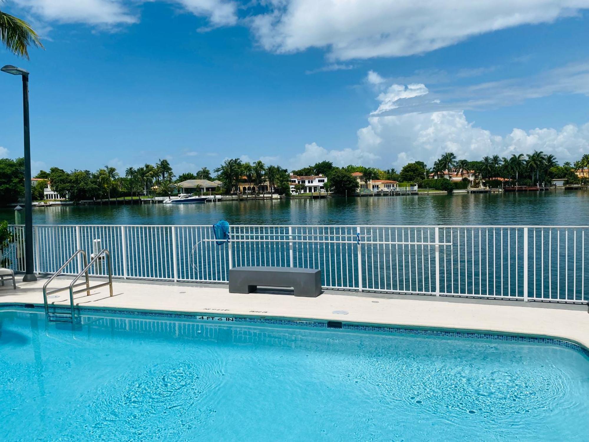 Ocean Bay Views 2bdr 2bath Parking Apartment