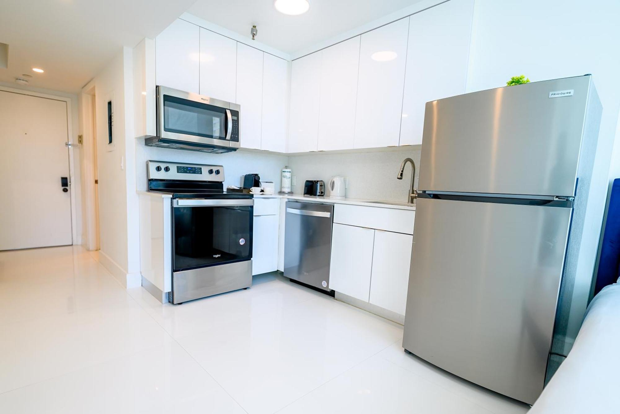 Apartment Seastays ~ Oceanfront Miami Beach