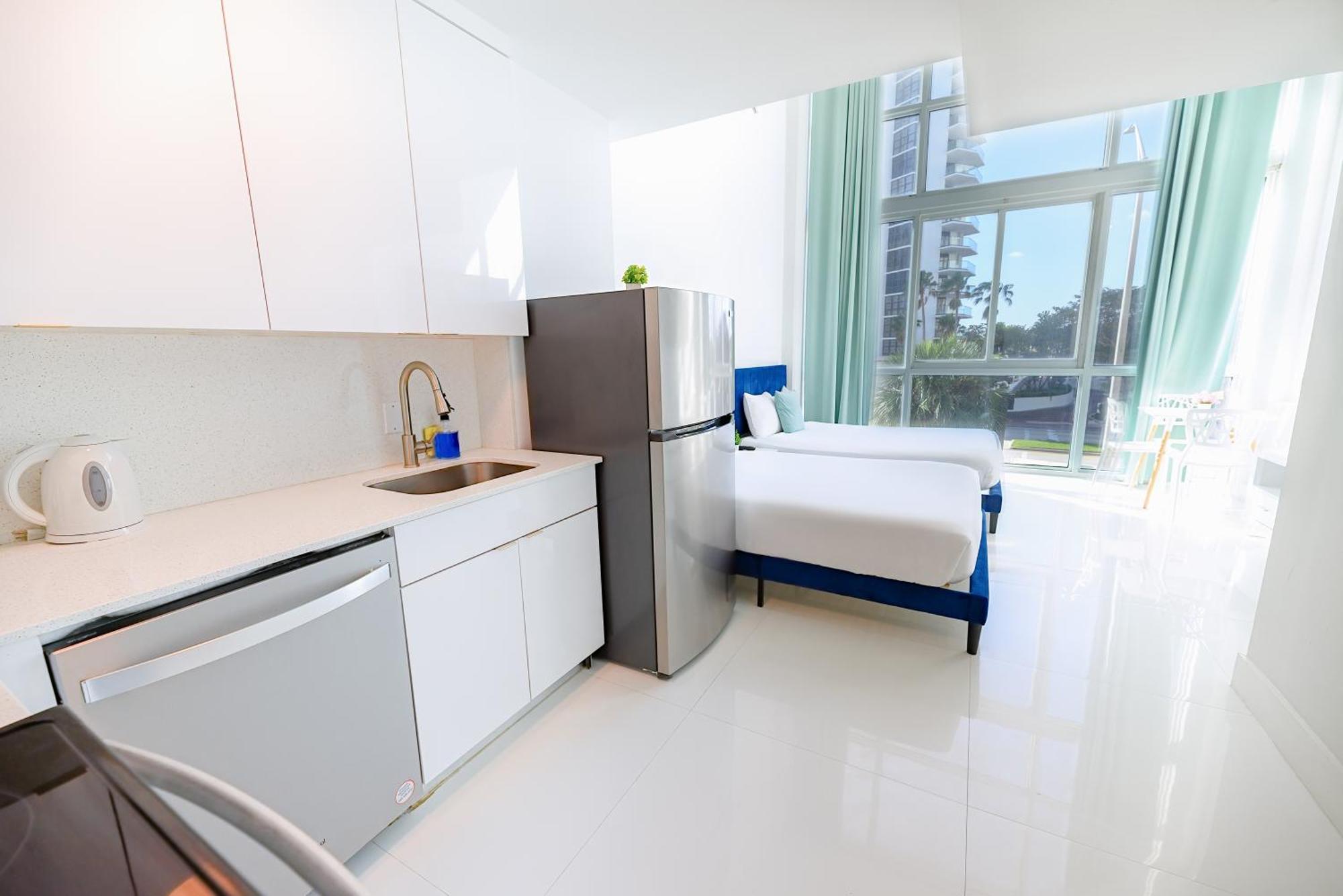 Seastays ~ Oceanfront Apartment Miami Beach
