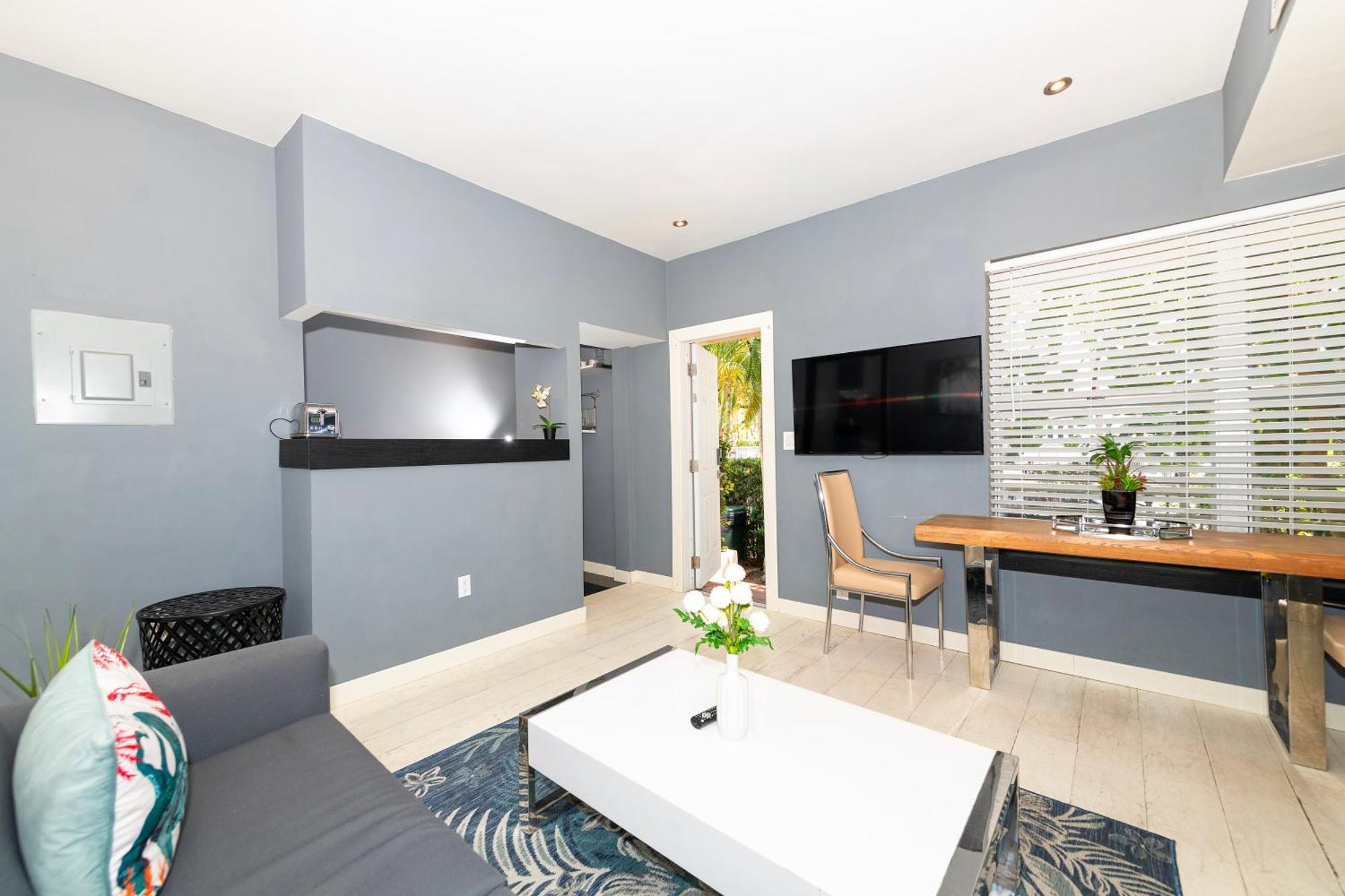Sunny Days Apartment