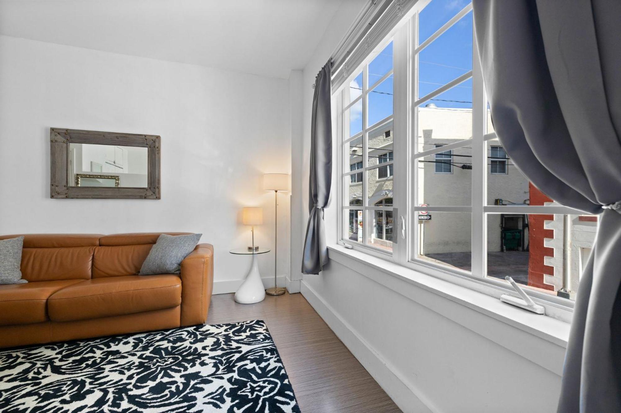 1 Bedroom - Ocean Drive & 6th Street.