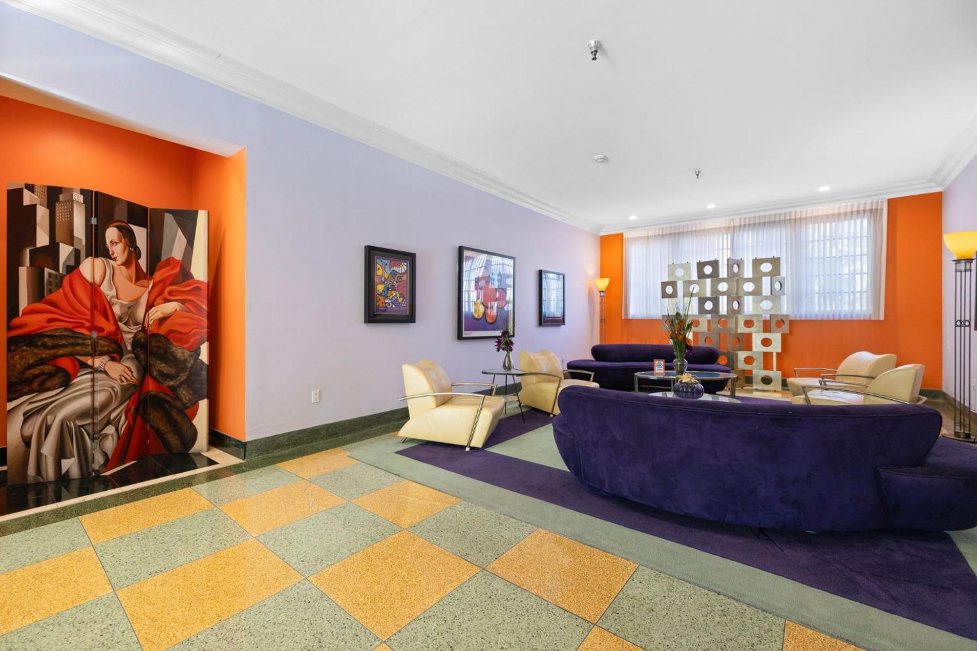 Apartment 1 Bedroom - Ocean Drive & 6th Street.