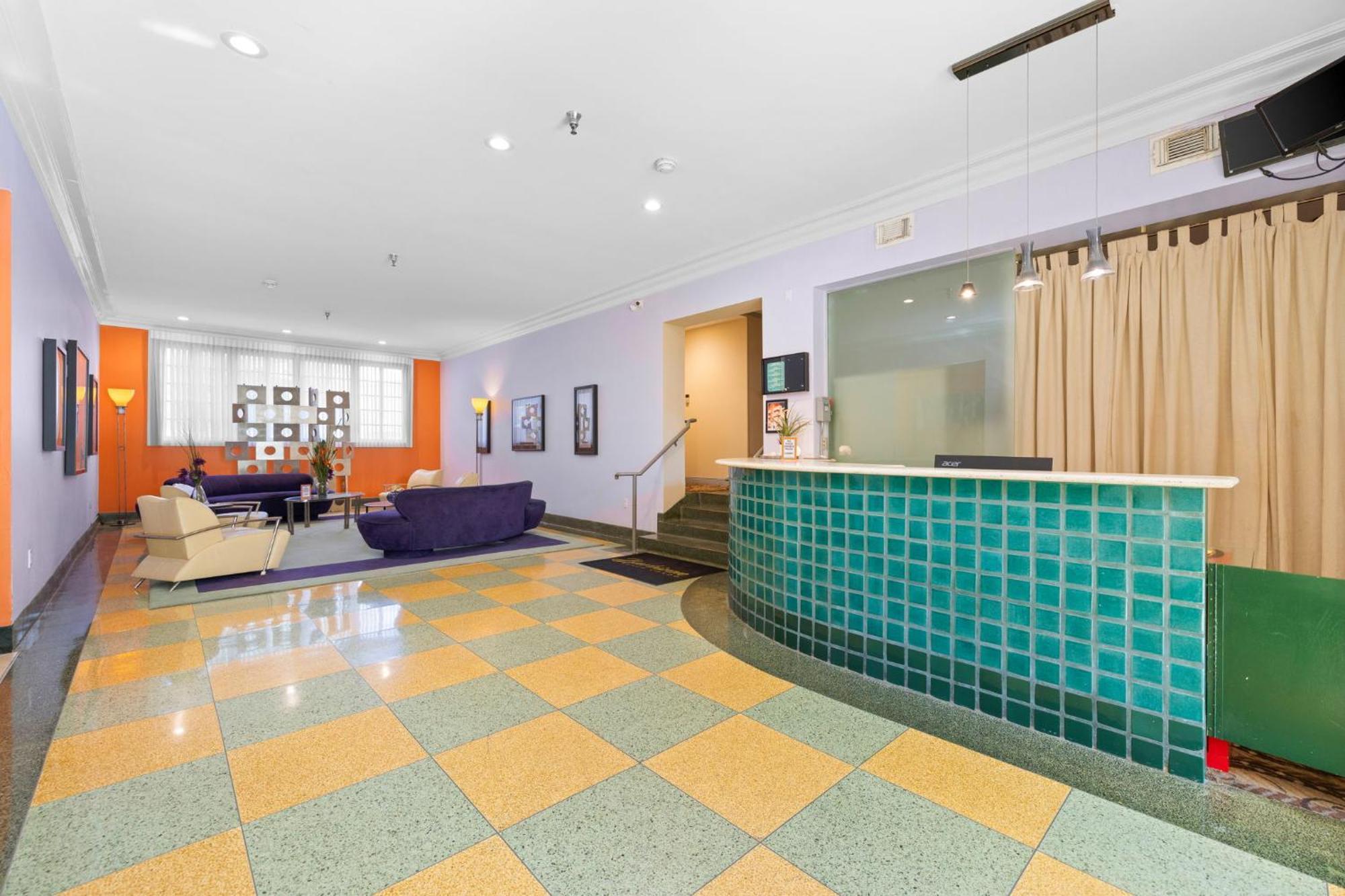 1 Bedroom - Ocean Drive & 6th Street. Miami Beach