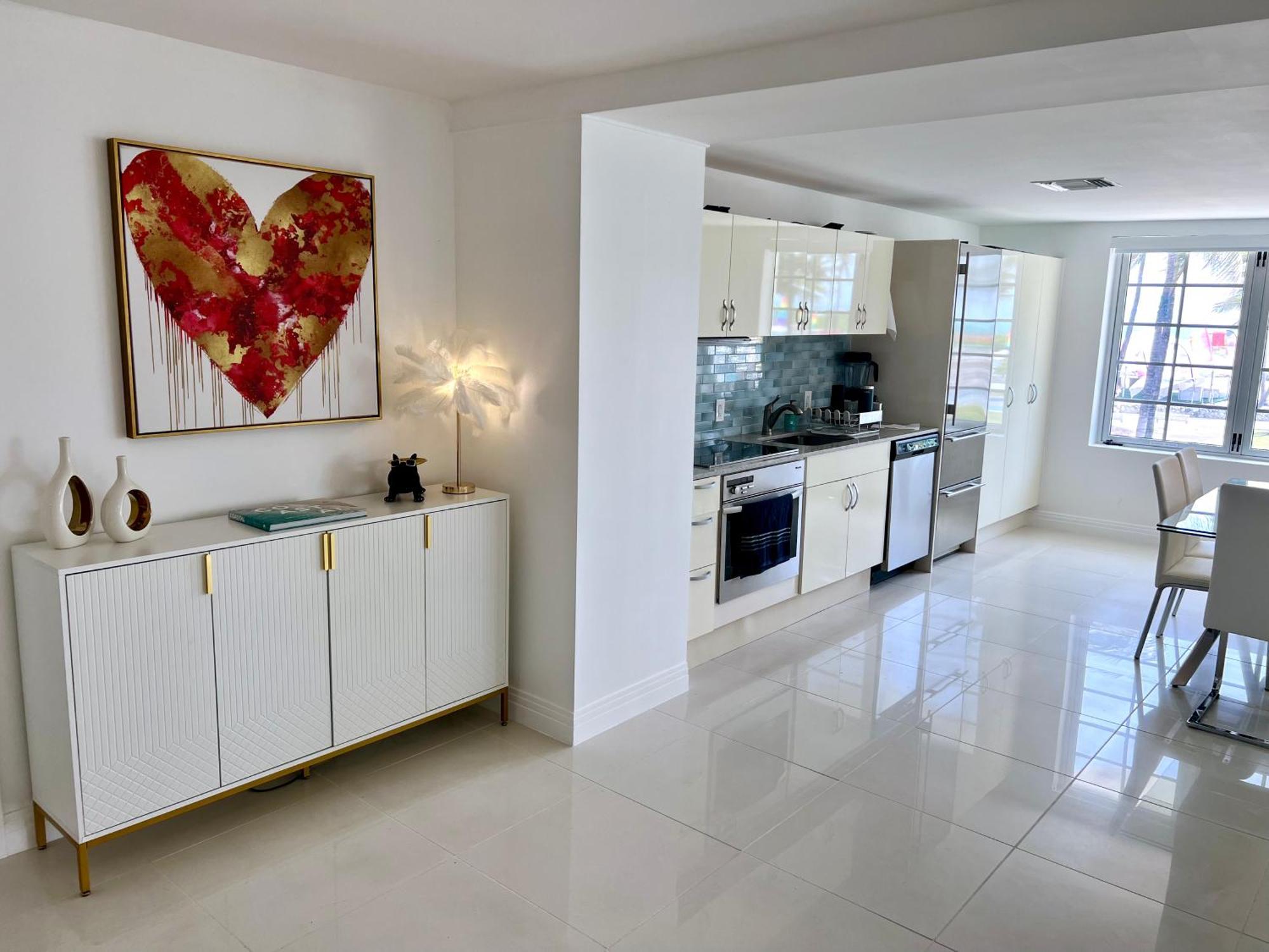 Apartment Wow! Location! Unit! New Renovated South Ocean Front