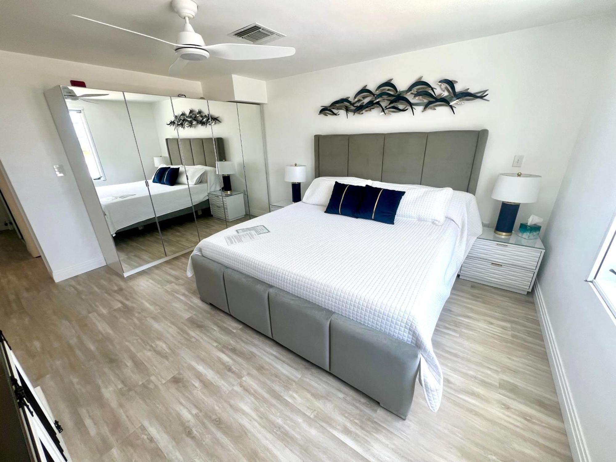 Apartment Wow! Location! Unit! New Renovated South Ocean Front