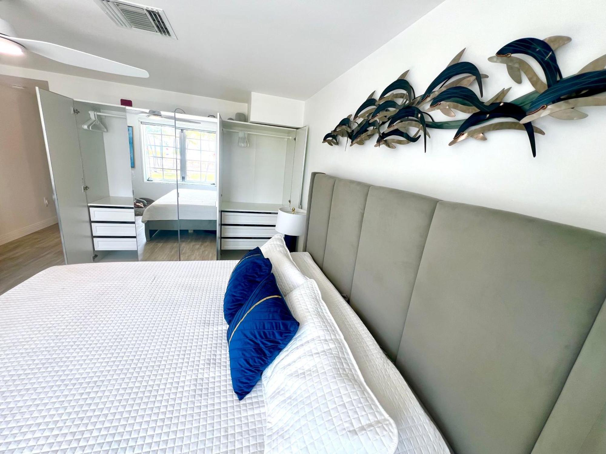 Wow! Location! Unit! New Renovated South Ocean Front Apartment Miami Beach