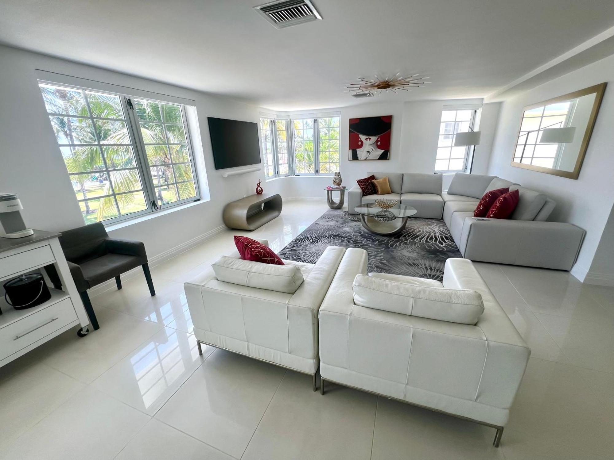 Apartment Wow! Location! Unit! New Renovated South Ocean Front