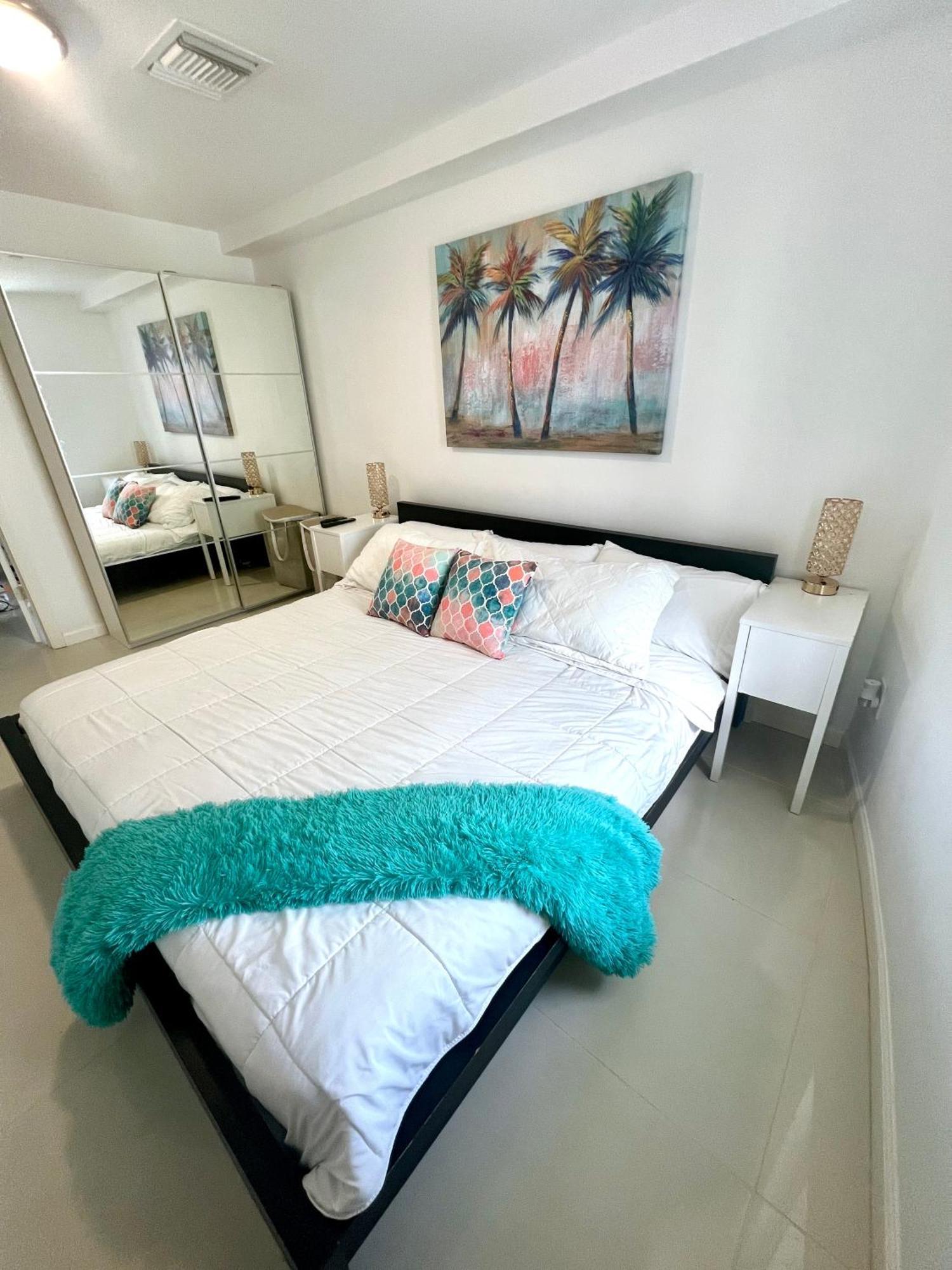 Apartment Wow! Location! Unit! New Renovated South Ocean Front *