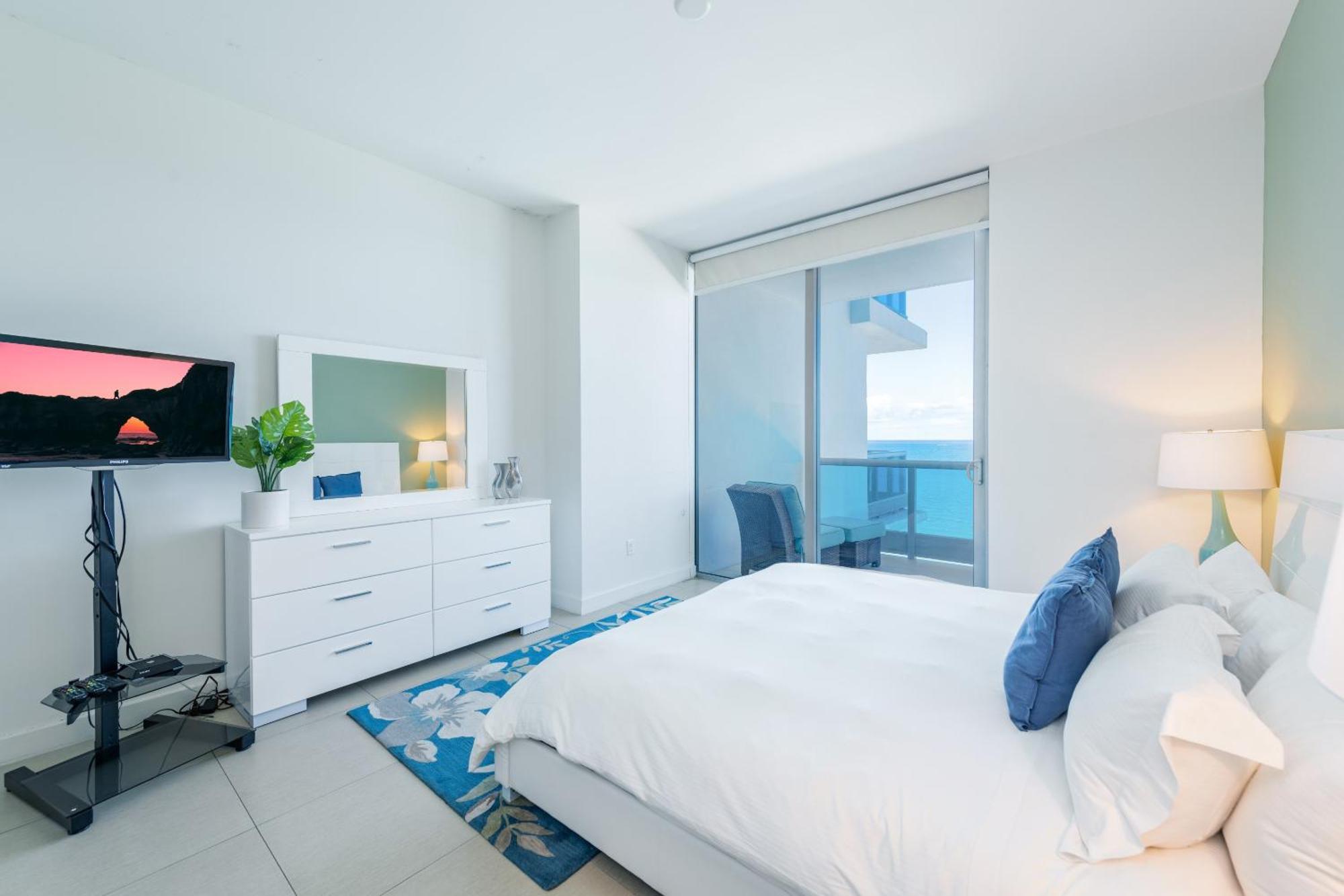 Global Luxury At Monte Carlo Apartment Miami Beach