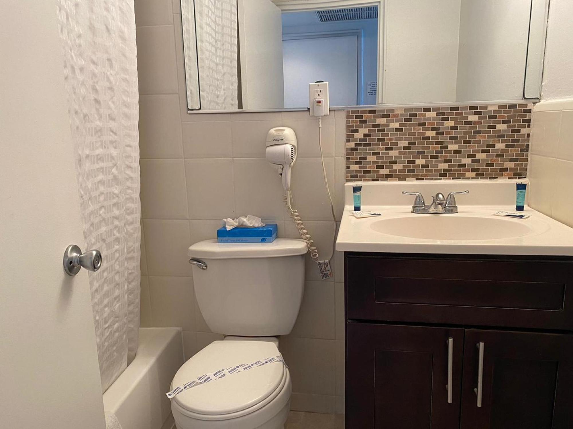 Ocean Front Casablanca With Full Kitchens & Access By Bl Apartment Miami Beach