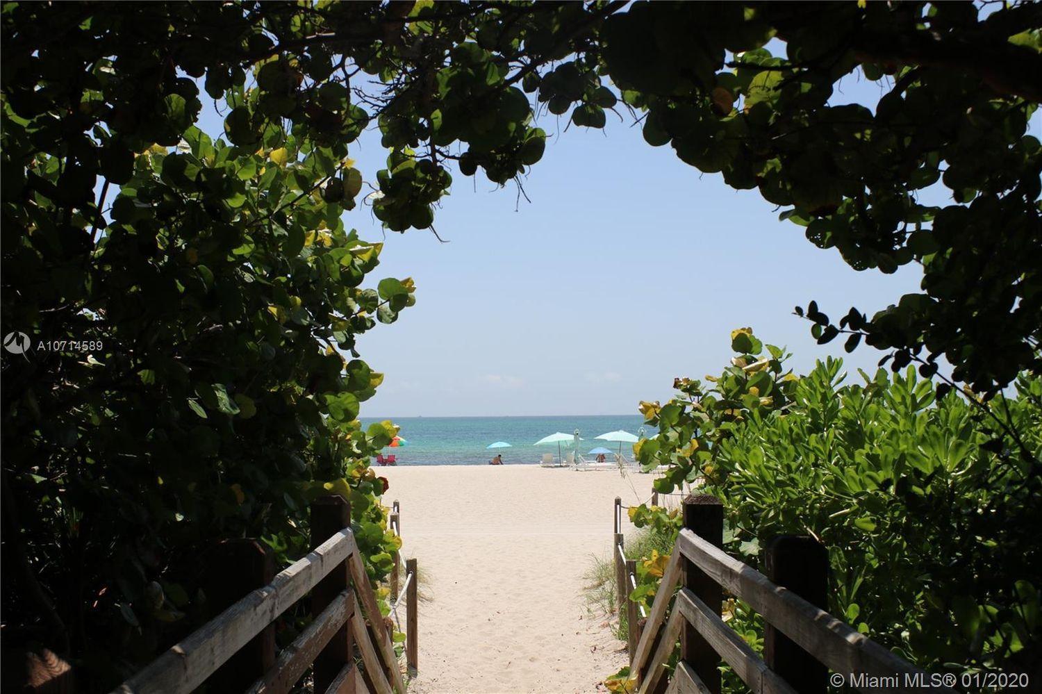Ocean Breeze With Parking By The *