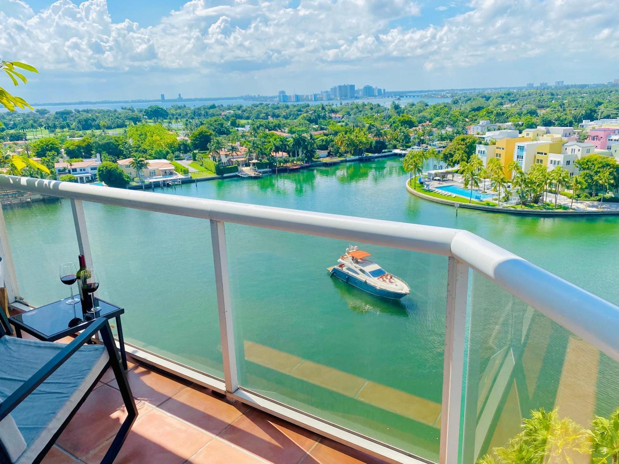Apartment Bay & Ocean Views Lux 2br 2ba Condo! Miami Beach! Parking