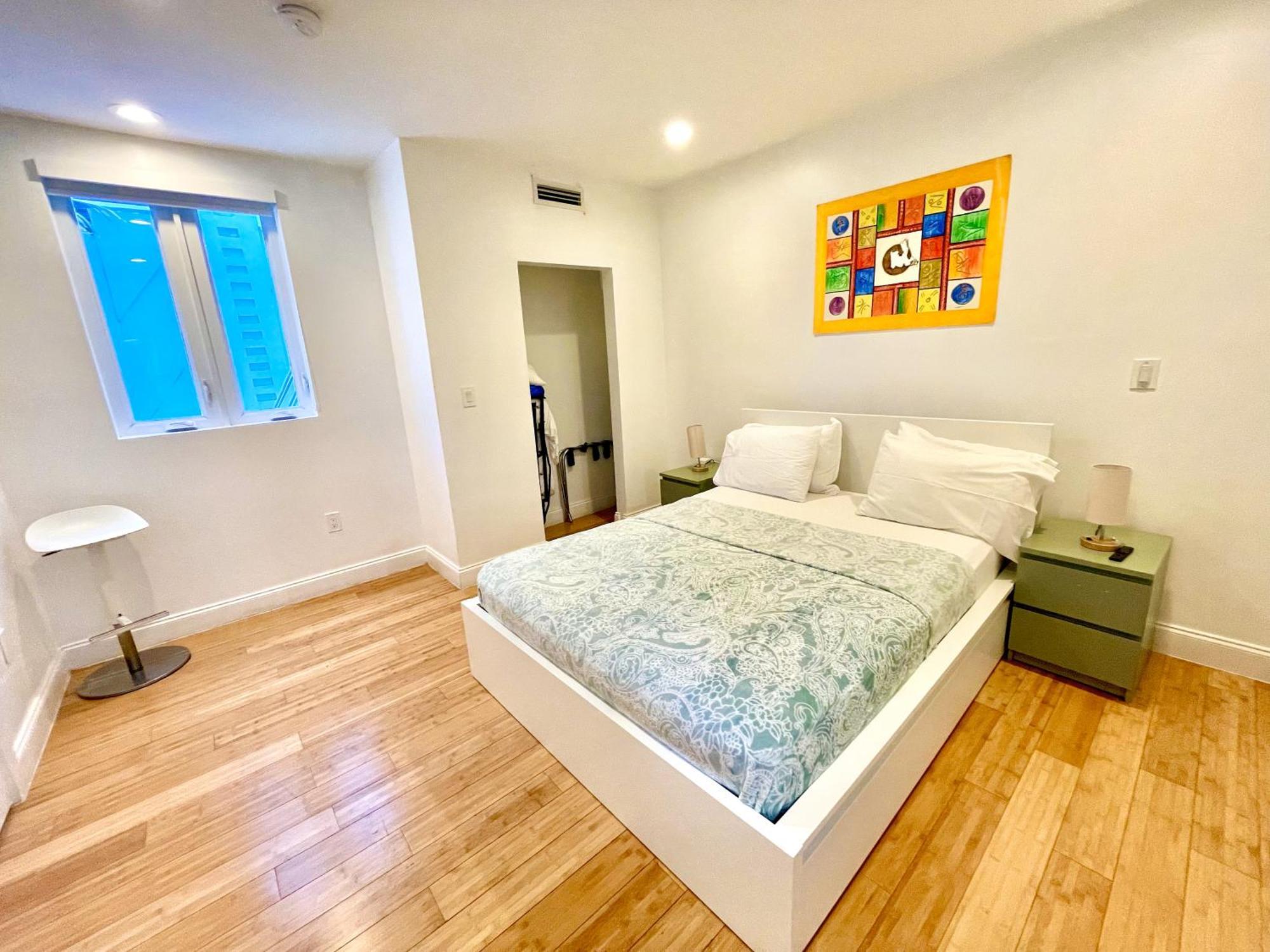 30 Guests Luxury South W Rooftop Apartment