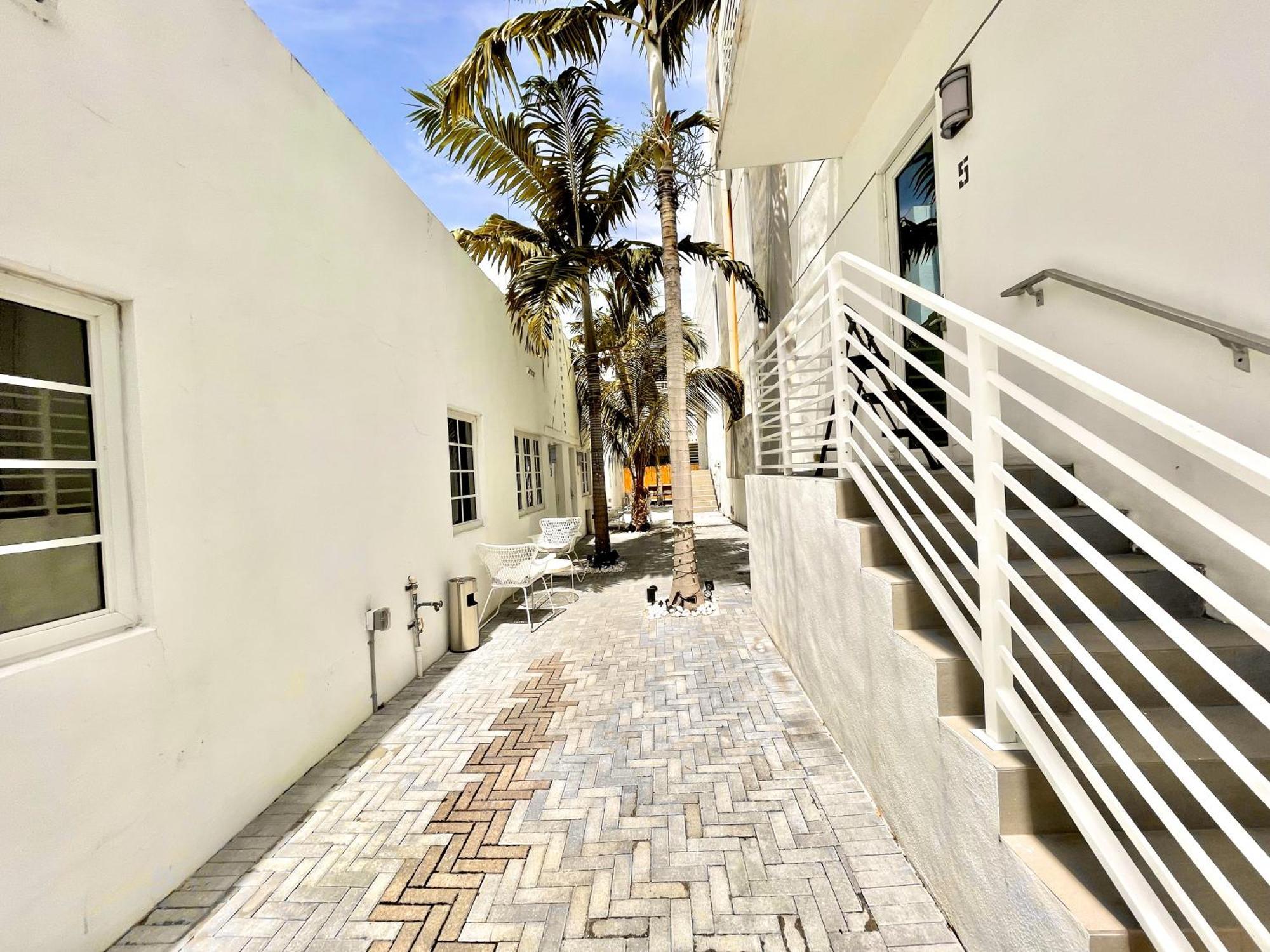 30 Guests Luxury South W Rooftop Apartment
