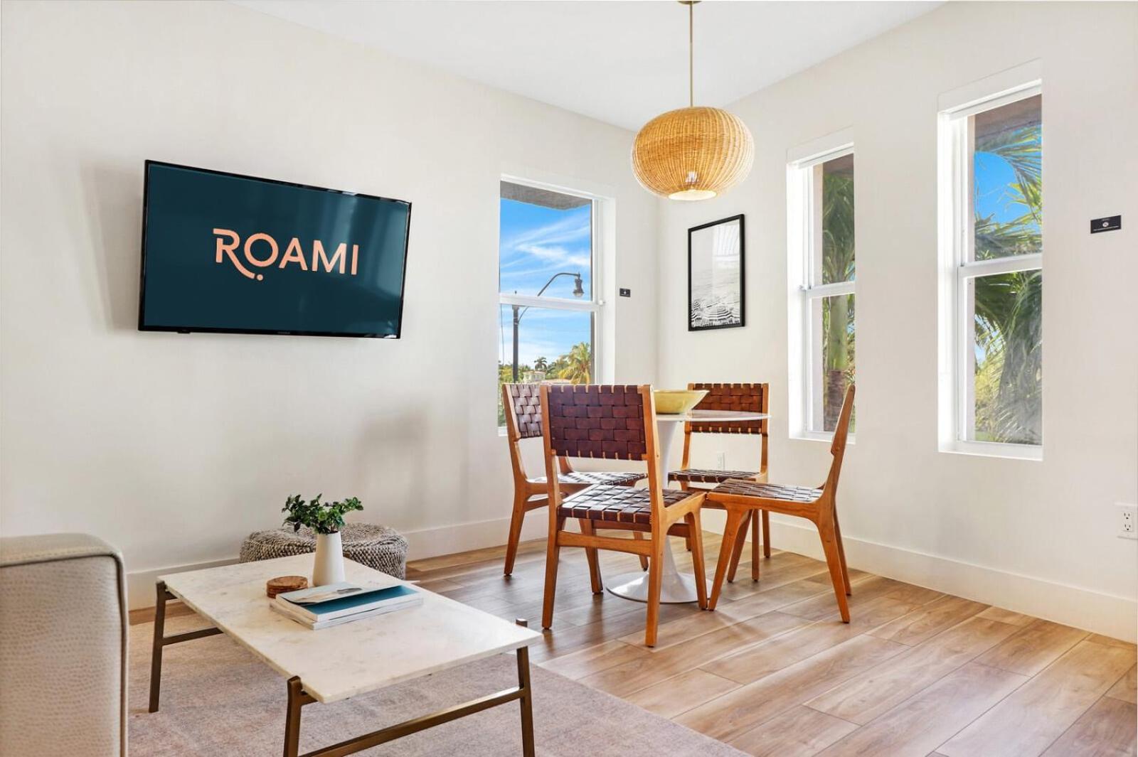 Roami At The Carmela Apartment