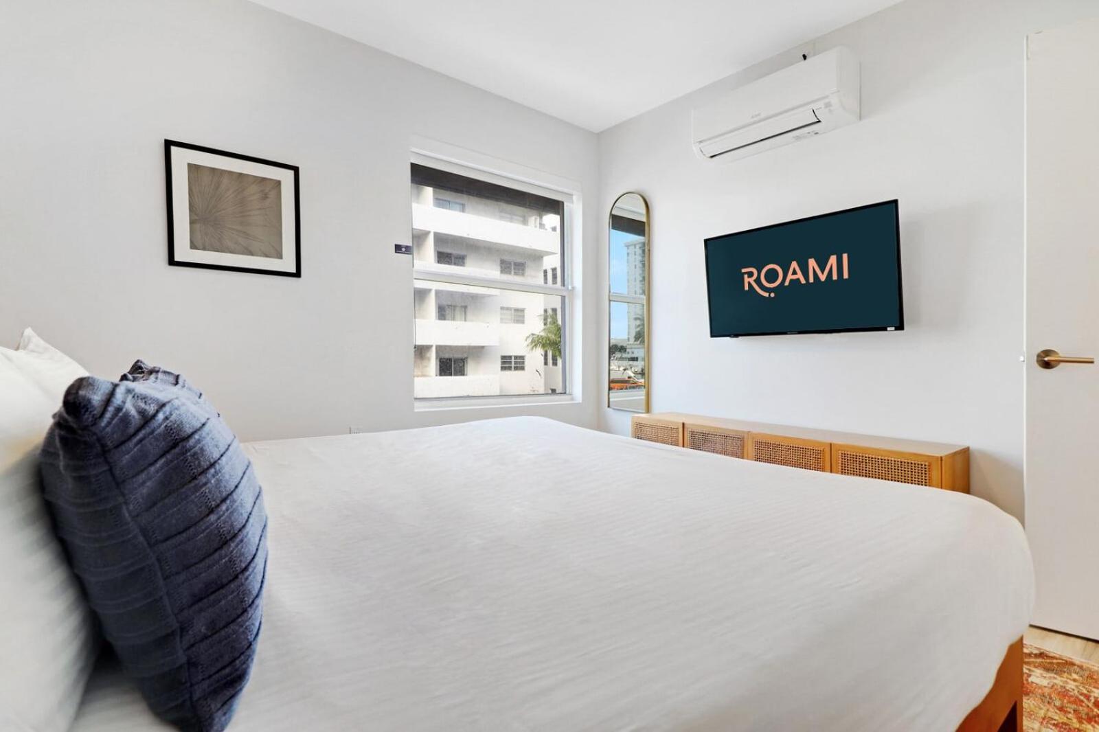 Roami At The Carmela Apartment *