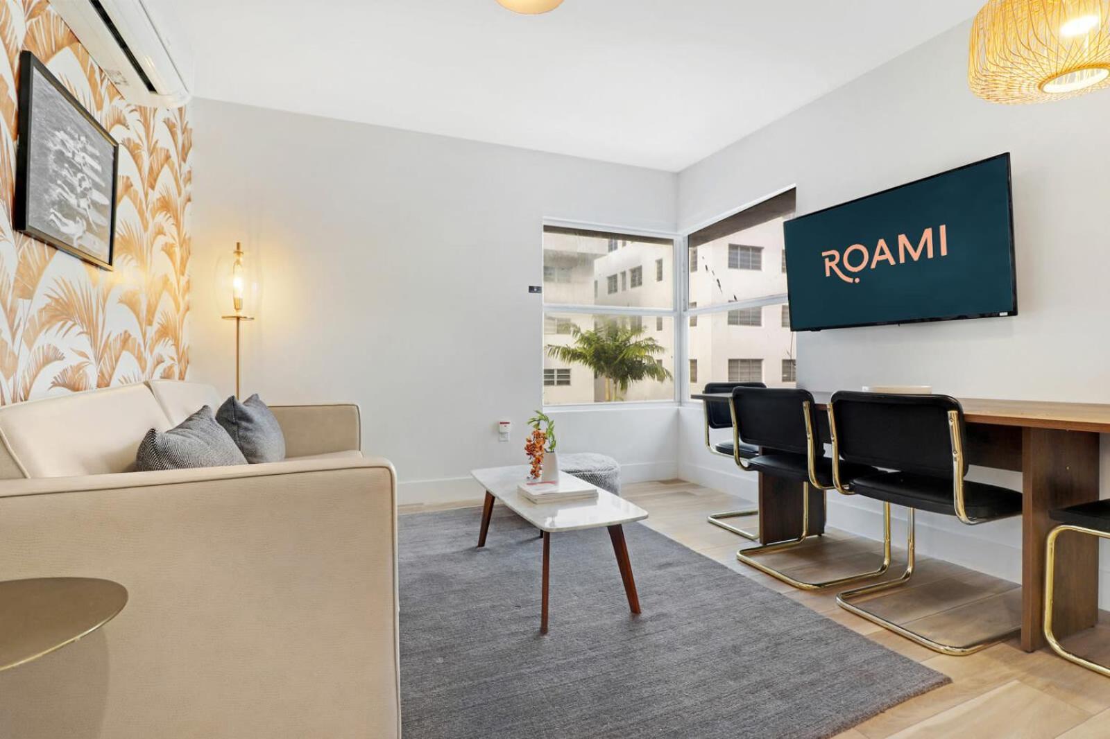 Roami At The Carmela Miami Beach
