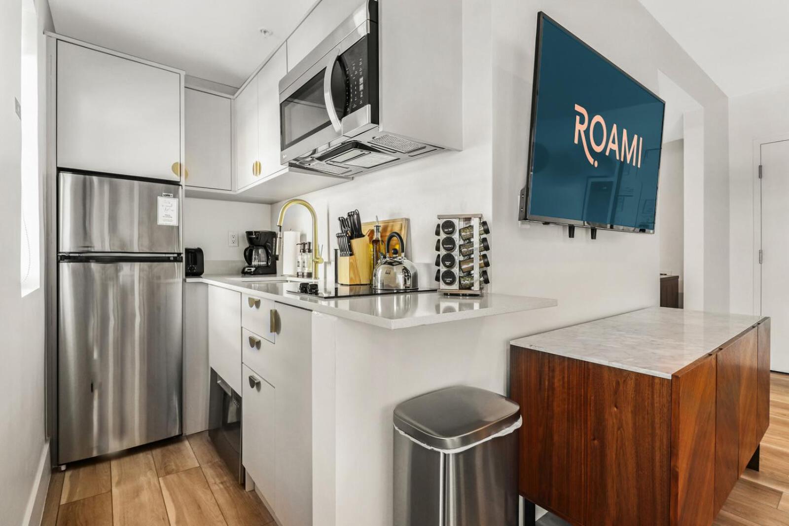 Roami At The Carmela Miami Beach