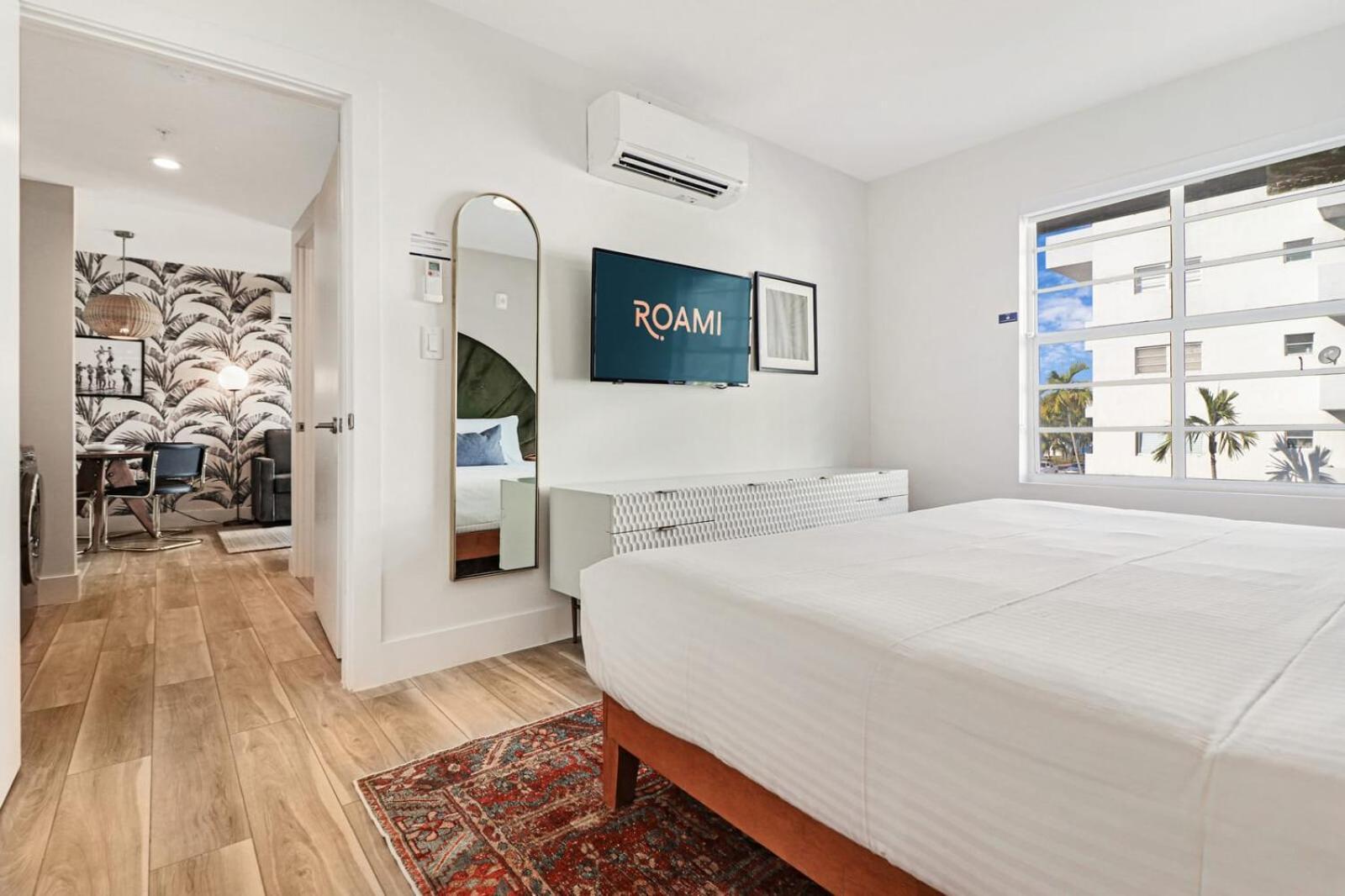 Roami At The Carmela *