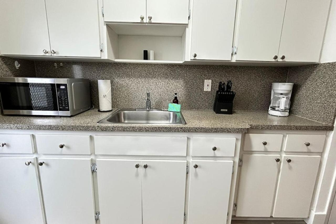 Apartment Tropical Escape - Minutes From The