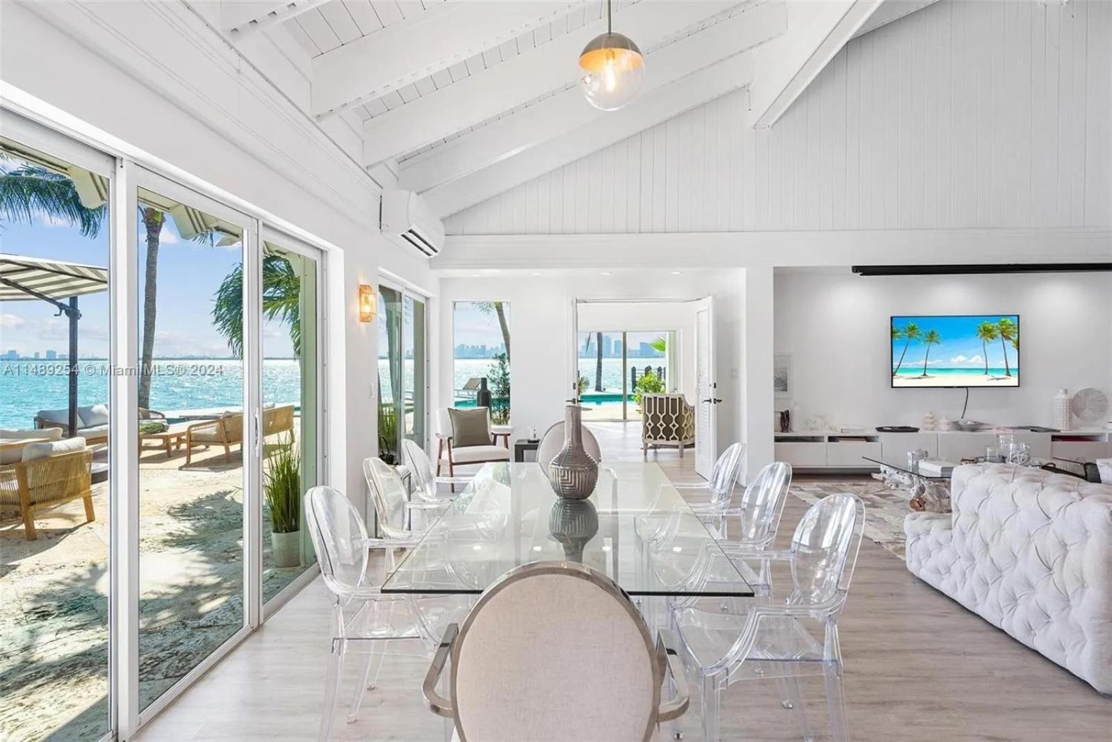 Hashmi Luxury 5bd & 5ba Retreat On North Bay Island Villa *