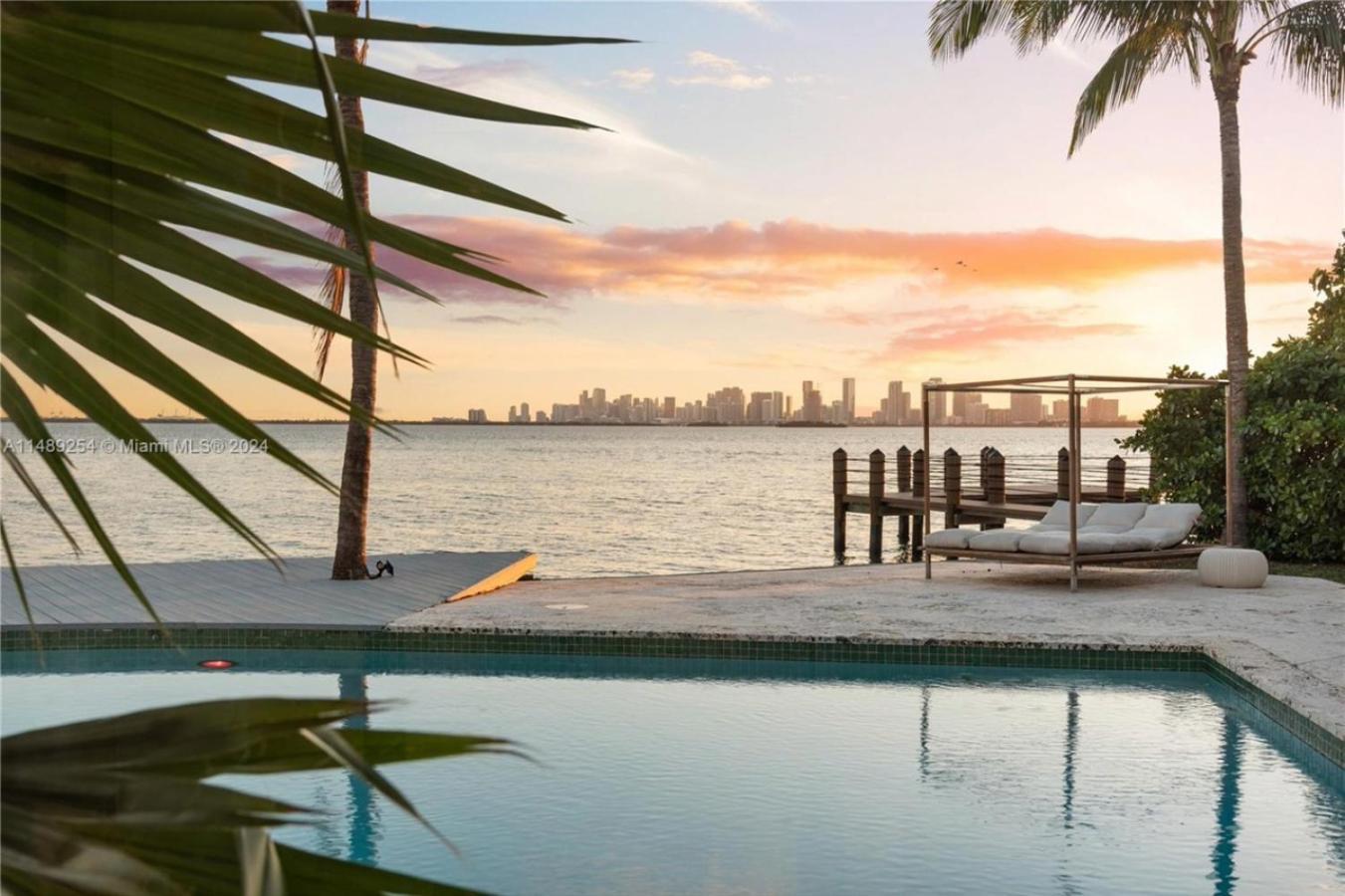 Hashmi Luxury 5bd & 5ba Retreat On North Bay Island Villa Miami Beach