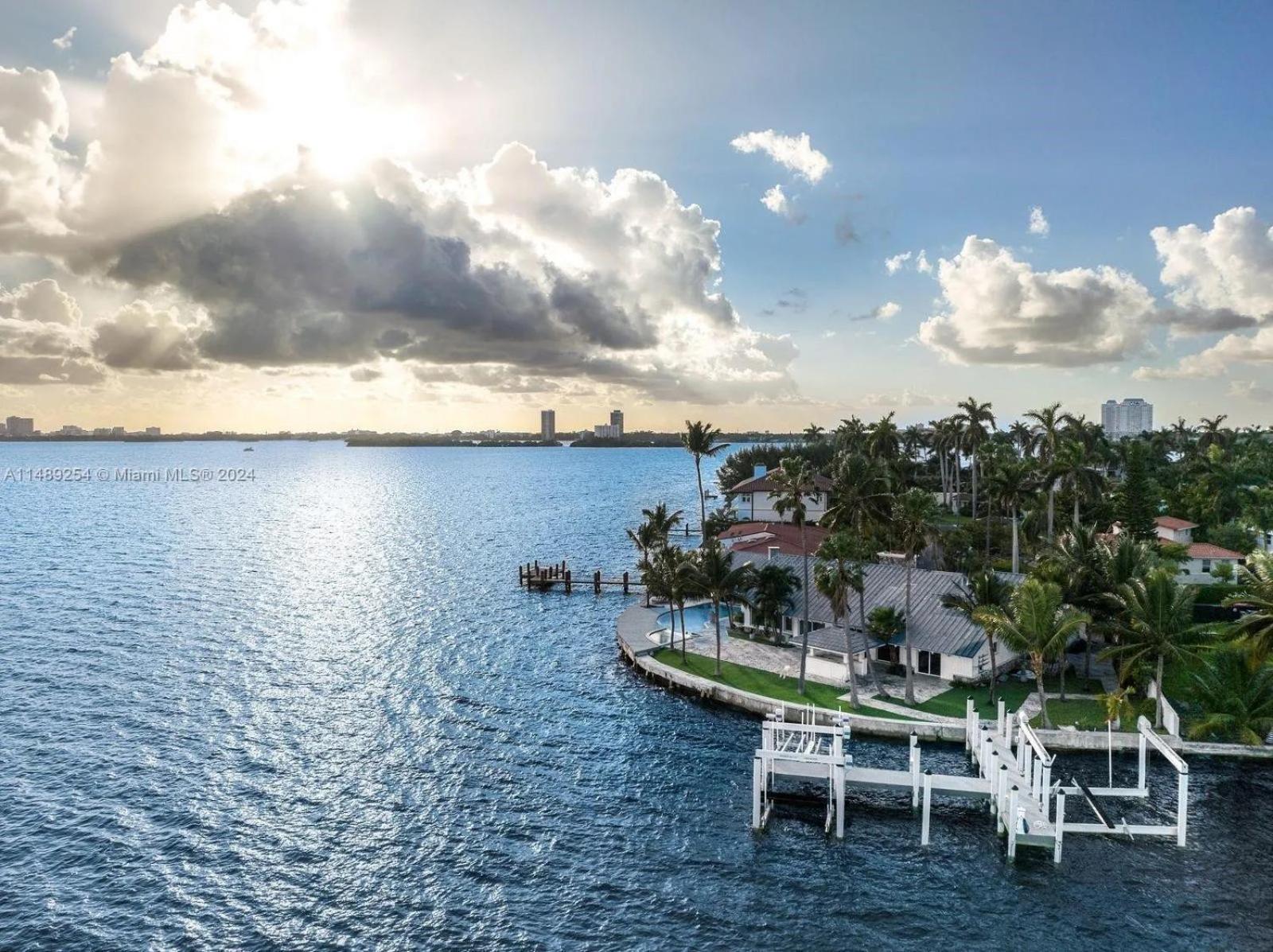 Hashmi Luxury 5bd & 5ba Retreat On North Bay Island * Miami Beach