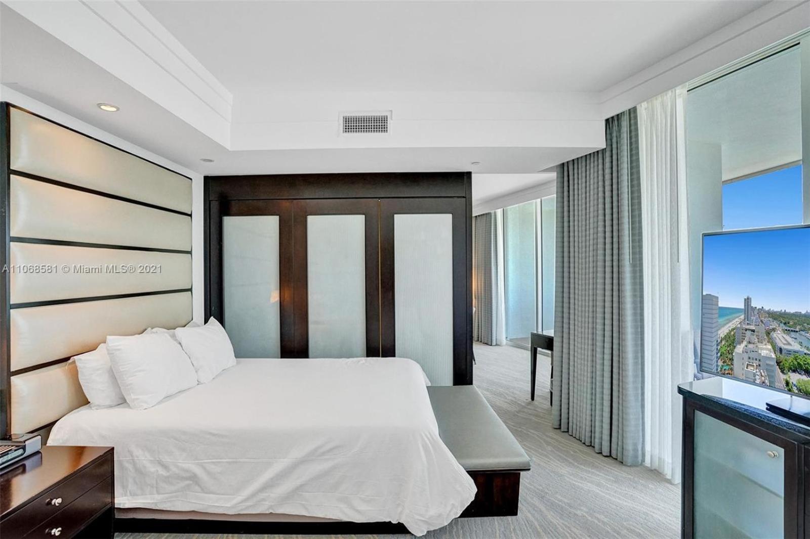 Hotel Fontainebleau Miami 5*