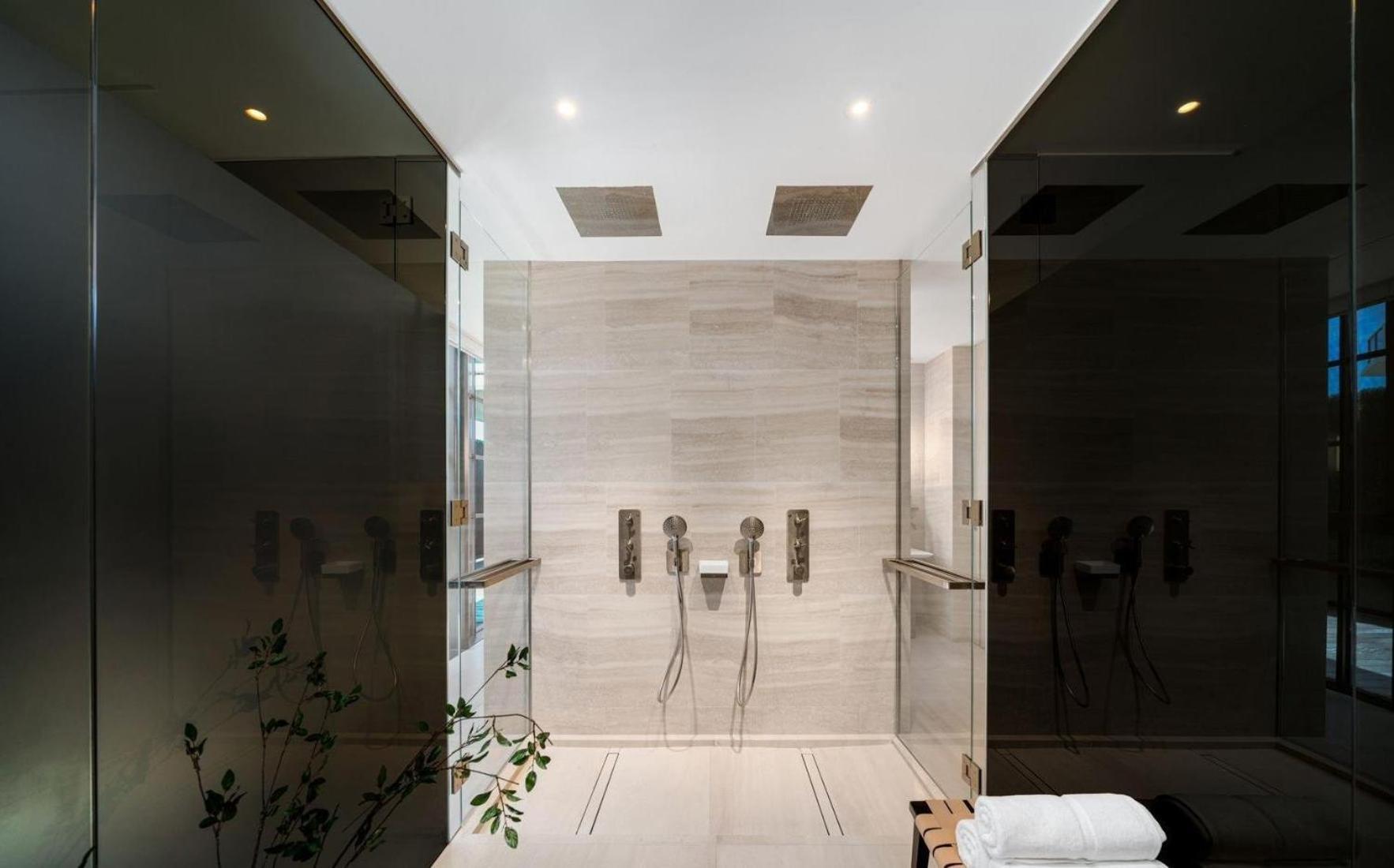Luxurious Oceanfront Living In Bal Harbour *