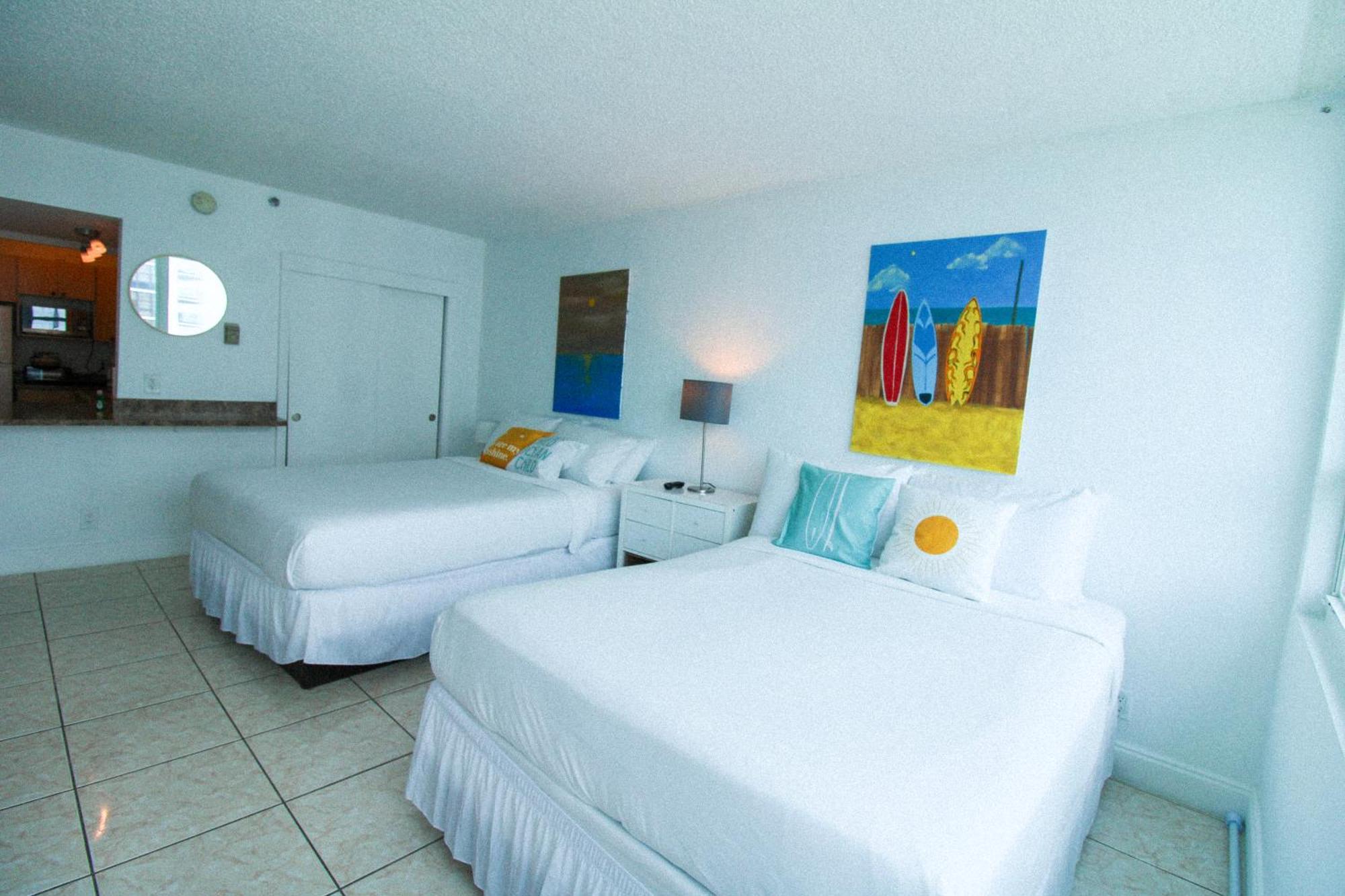 Castle 1608 Intracoastal Bay View Studio, Pool, Tennis, Access & Free Parking Apartment *