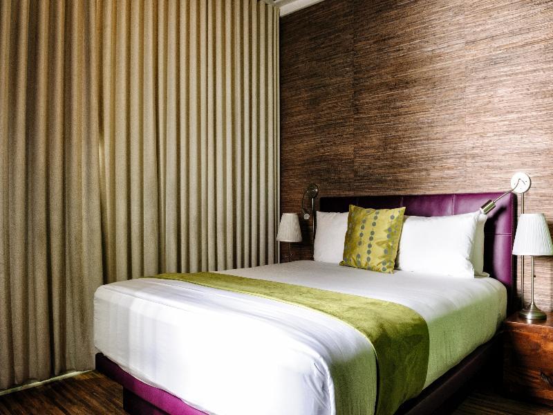 Chesterfield & Hotel 3*