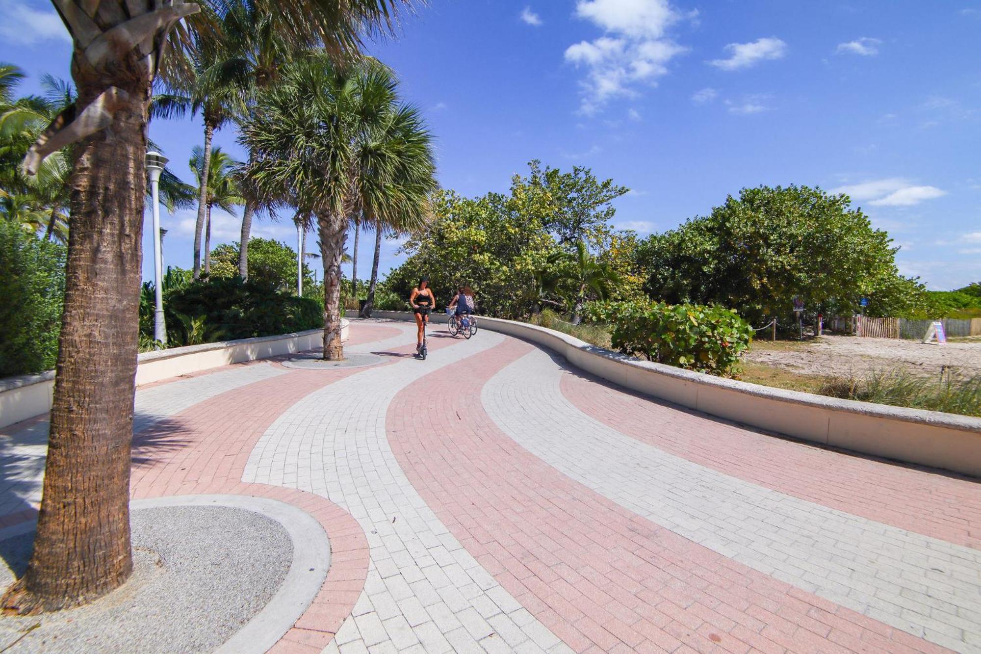 Charming Large Near Ocean Dr - South Miami Beach