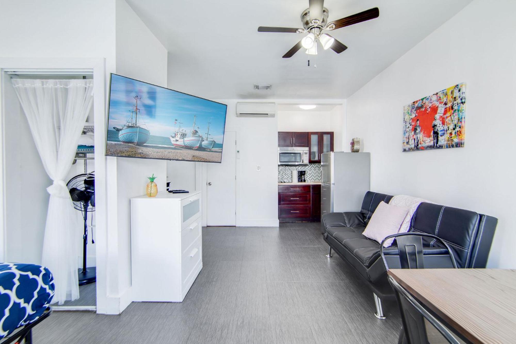 Apartment Charming Large Near Ocean Dr - South Miami Beach
