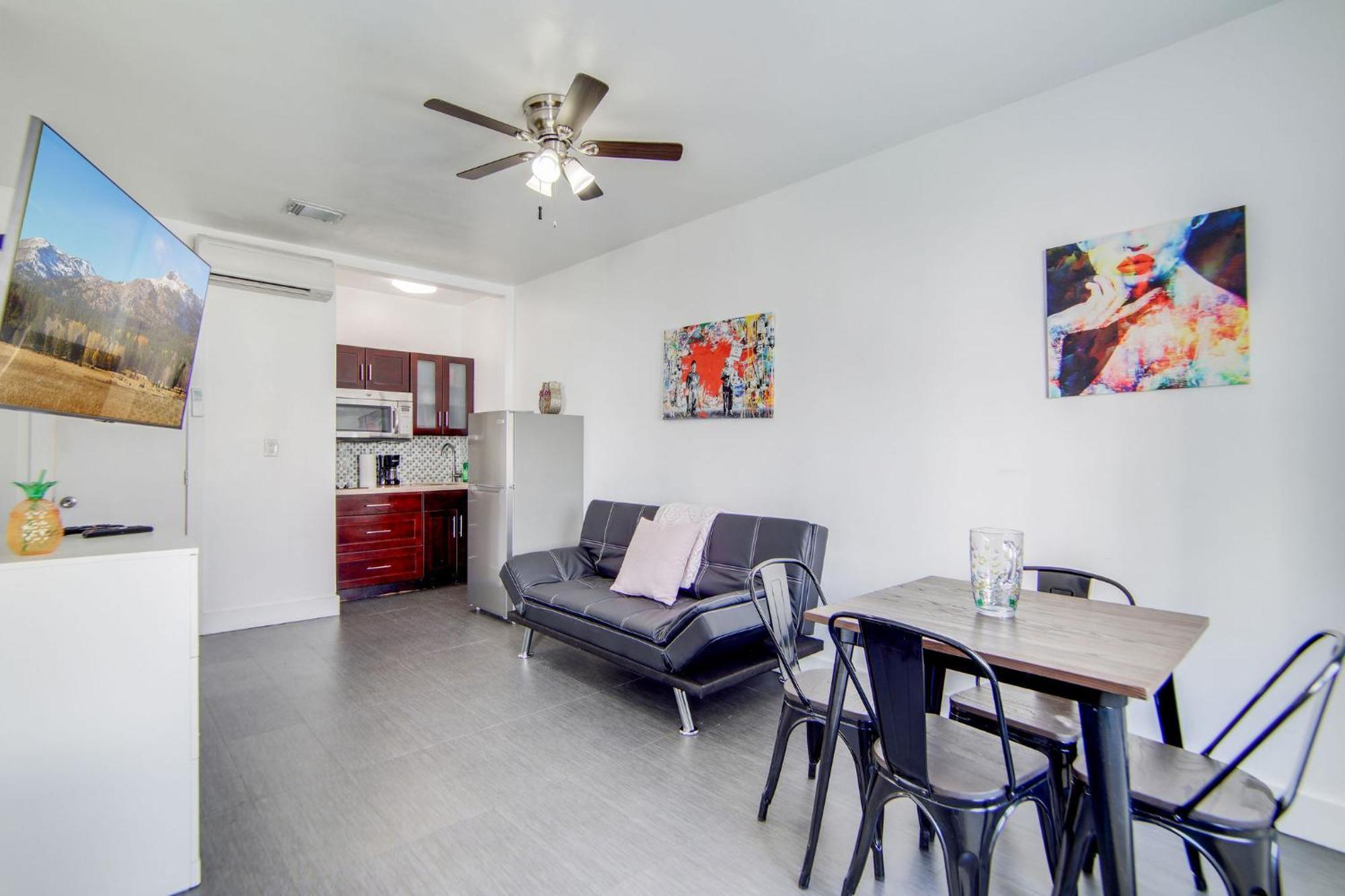 Charming Large Near Ocean Dr - South * Miami Beach
