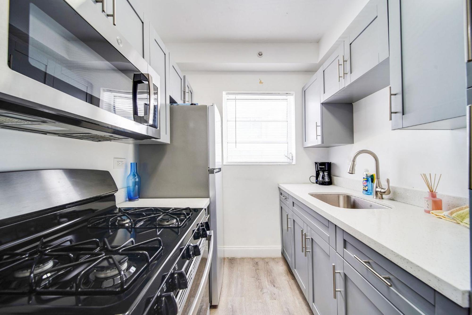 Apartment Ocean Drive Prime W/2 Queen-beds, South *