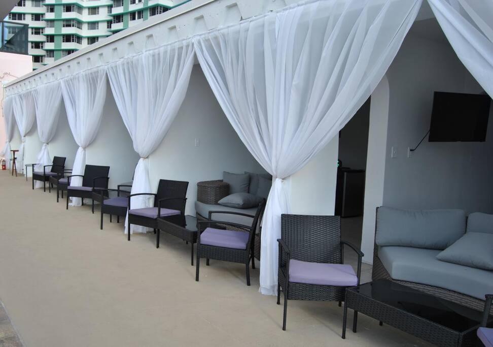 Ocean Front 2 Bedroom And 2 Bathroom At The Alexander *
