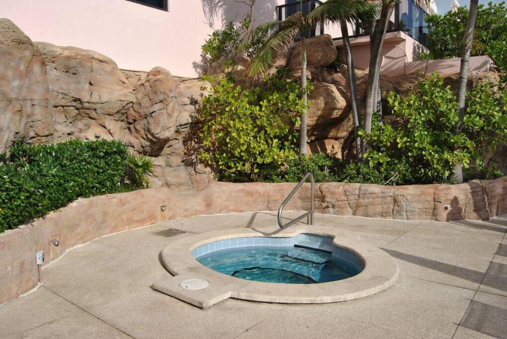 Ocean Front 2 Bedroom And 2 Bathroom At The Alexander