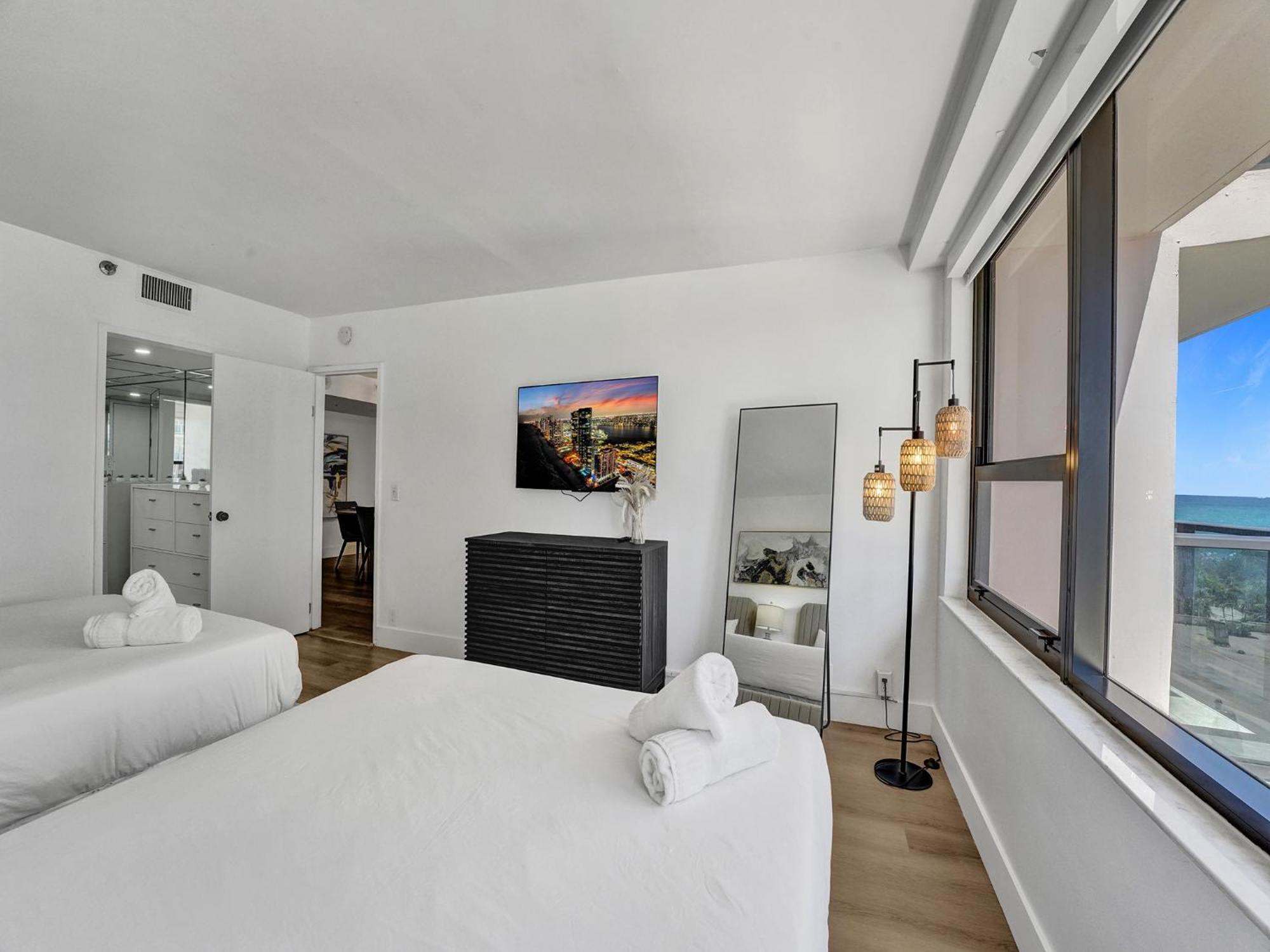 Apartment Ocean View 2 Bdrm 2 Ba 709 *