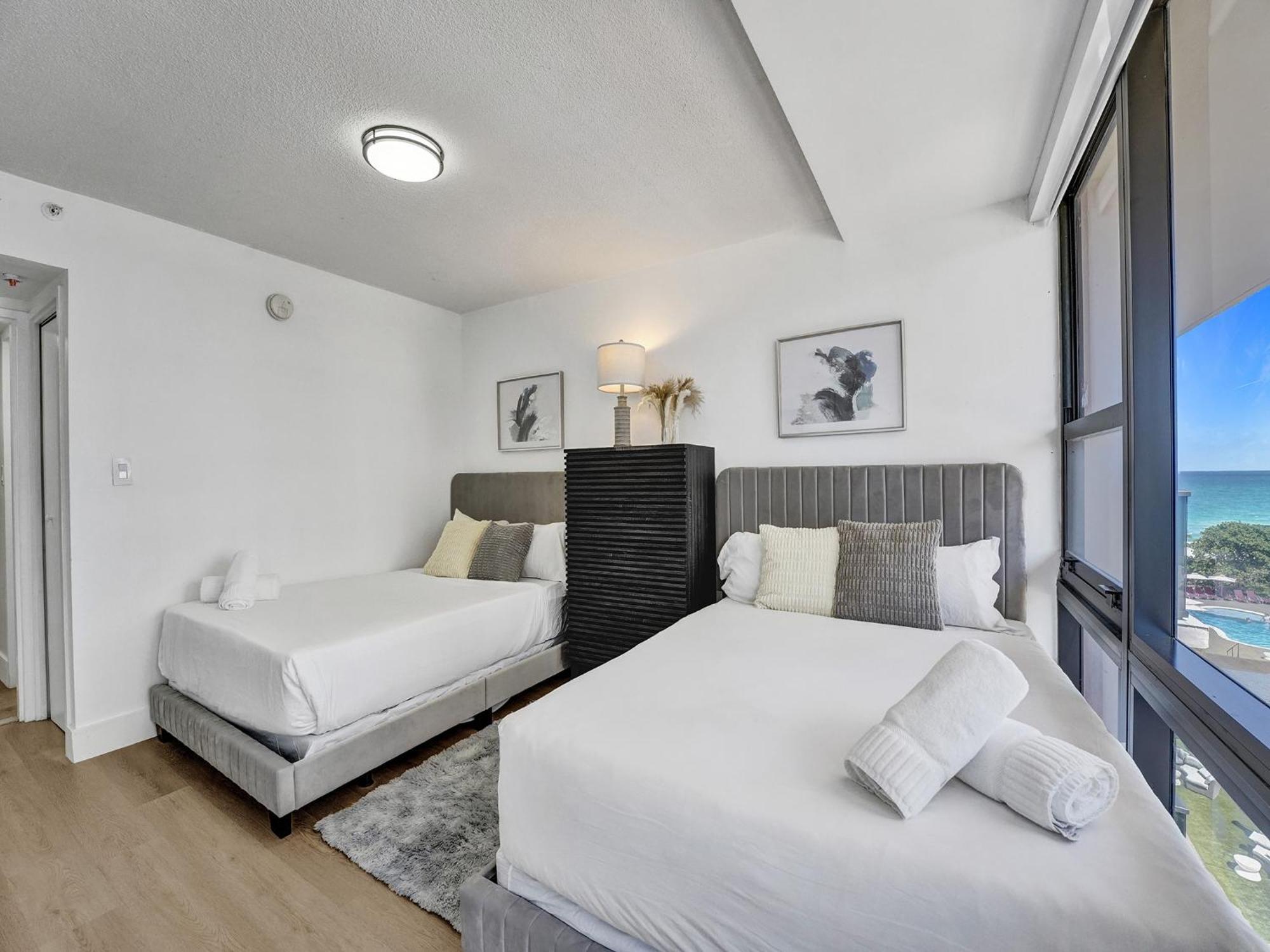 Apartment Ocean View 2 Bdrm 2 Ba 709 Miami Beach