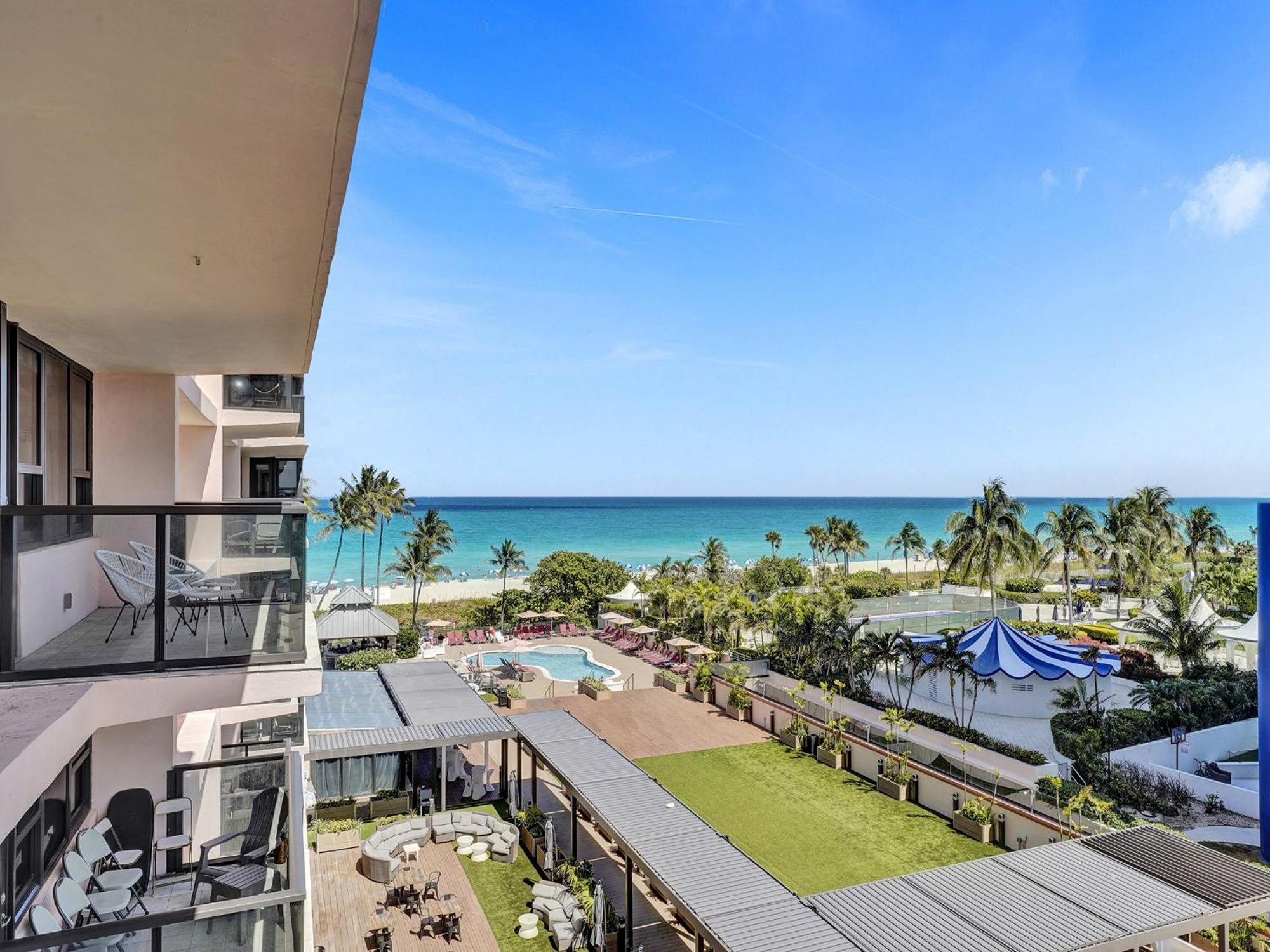 Ocean View 2 Bdrm 2 Ba 709 *