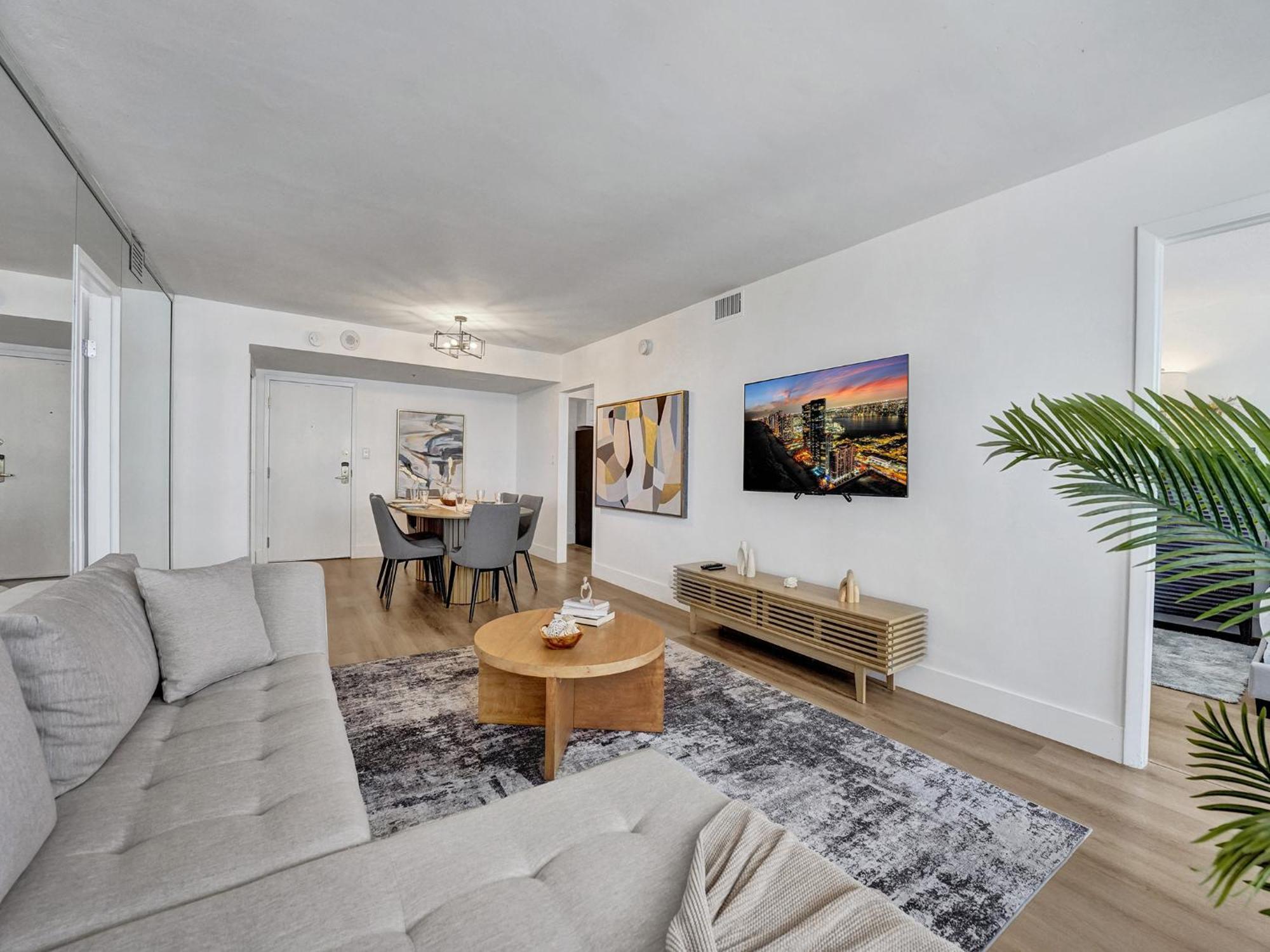 Ocean View 2 Bdrm 2 Ba 709 Miami Beach