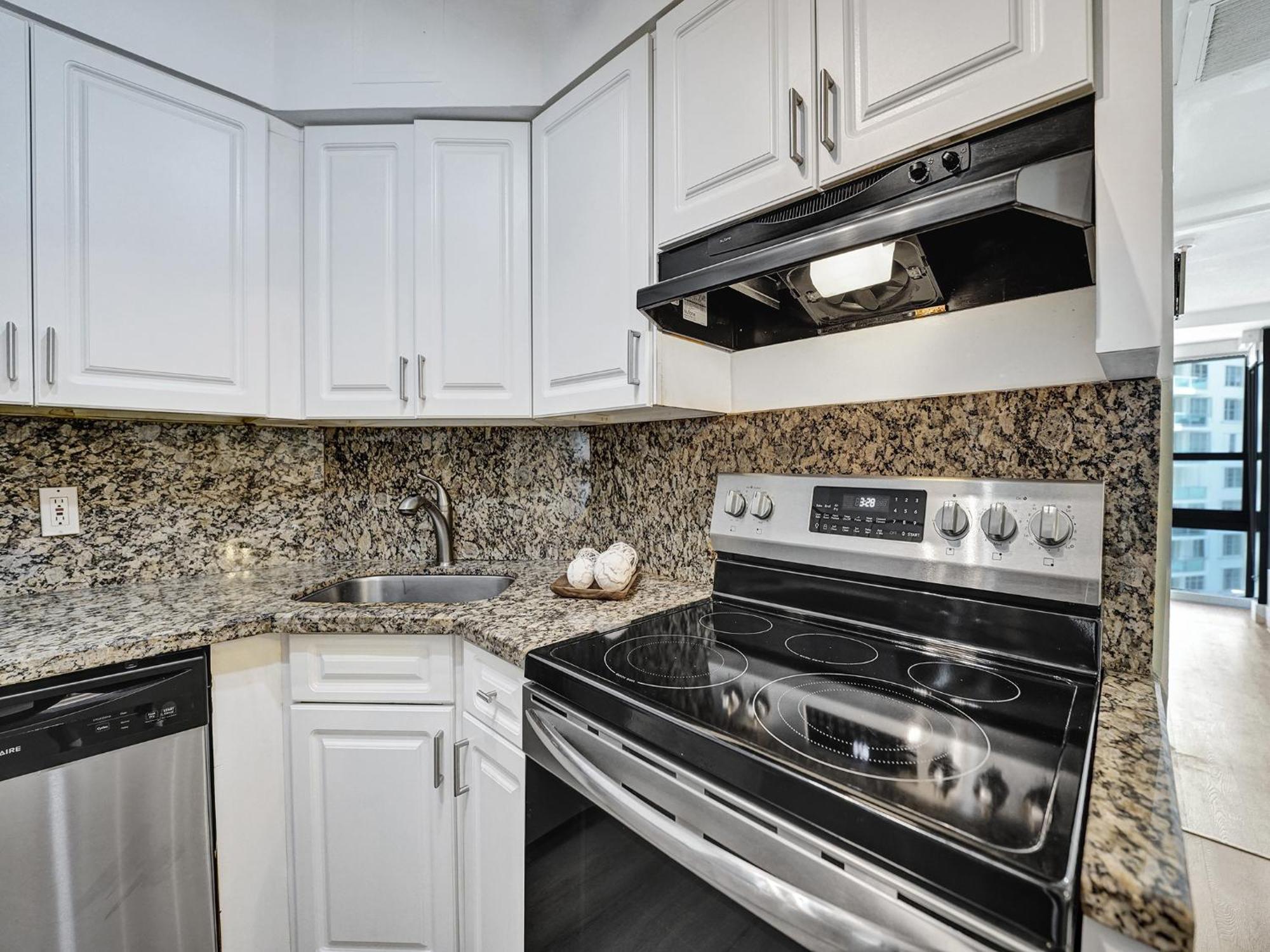 Ocean View 2 Bdrm 2 Ba 709 Apartment Miami Beach