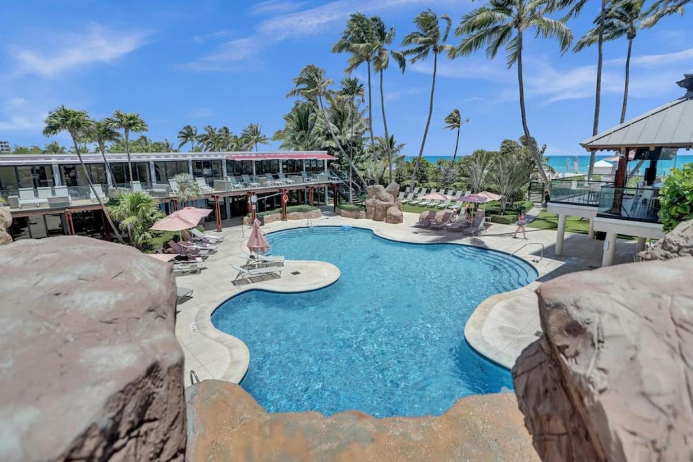Ocean View 2 Bdrm 2 Ba 709 * Miami Beach