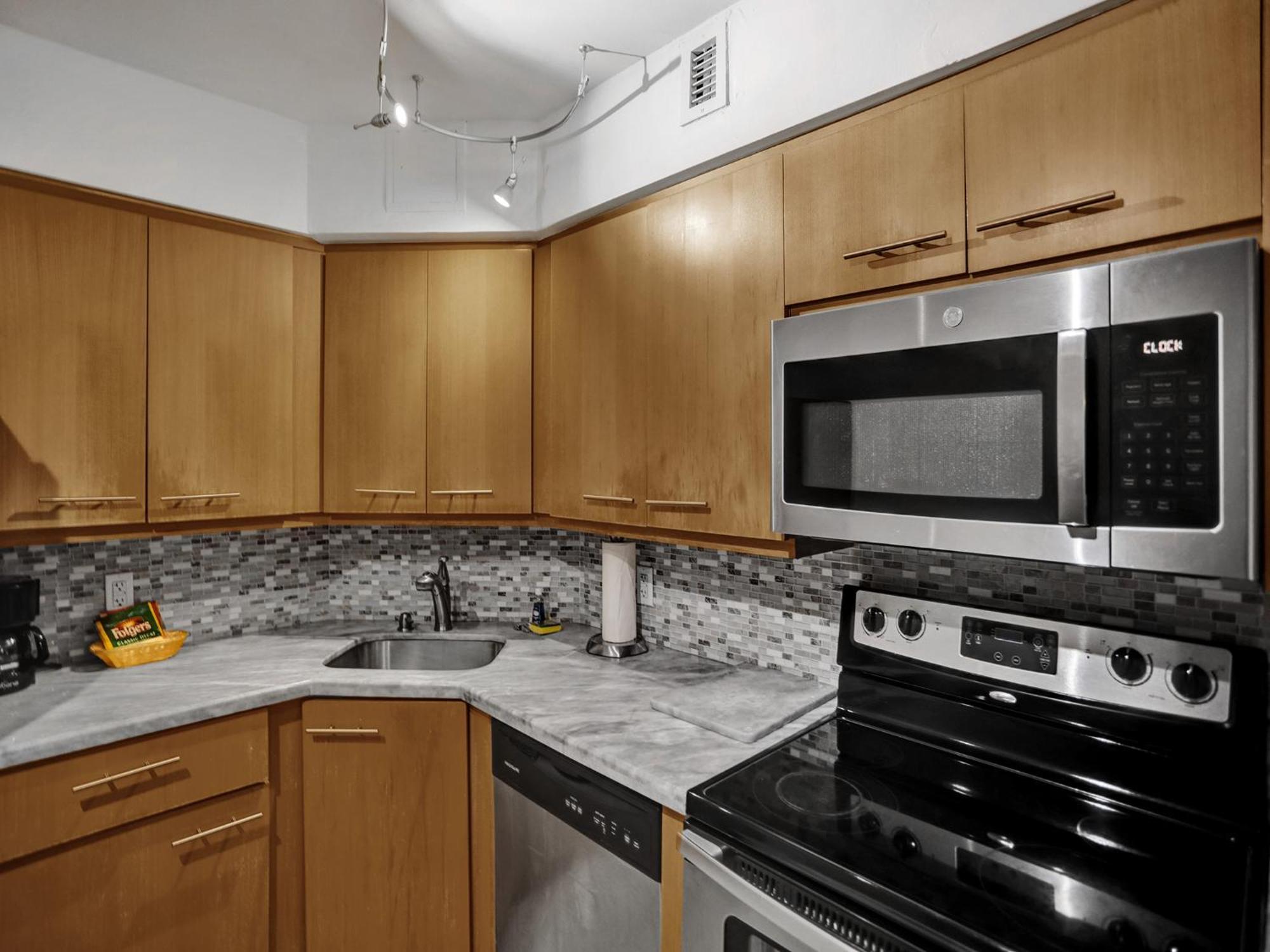 Apartment Stylish Ocean Retreat Service 1009 Miami Beach