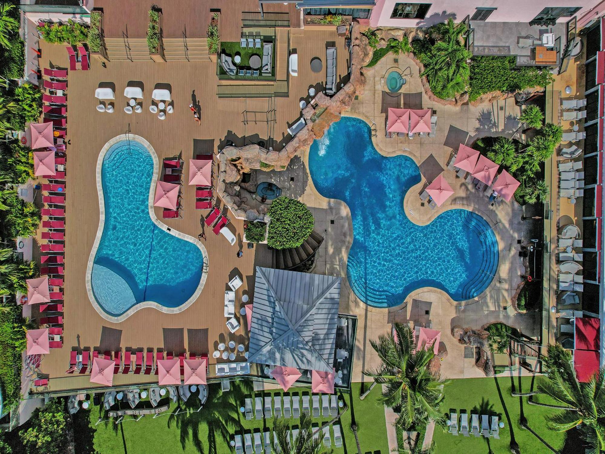 Stylish Ocean Retreat Service 1009 Miami Beach