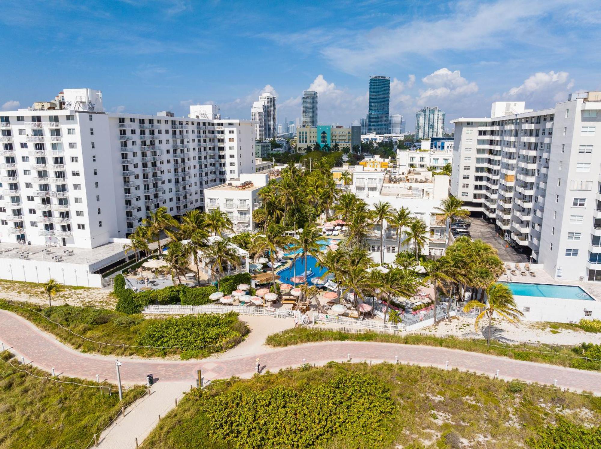 Hotel The Savoy & Beach Club 4*